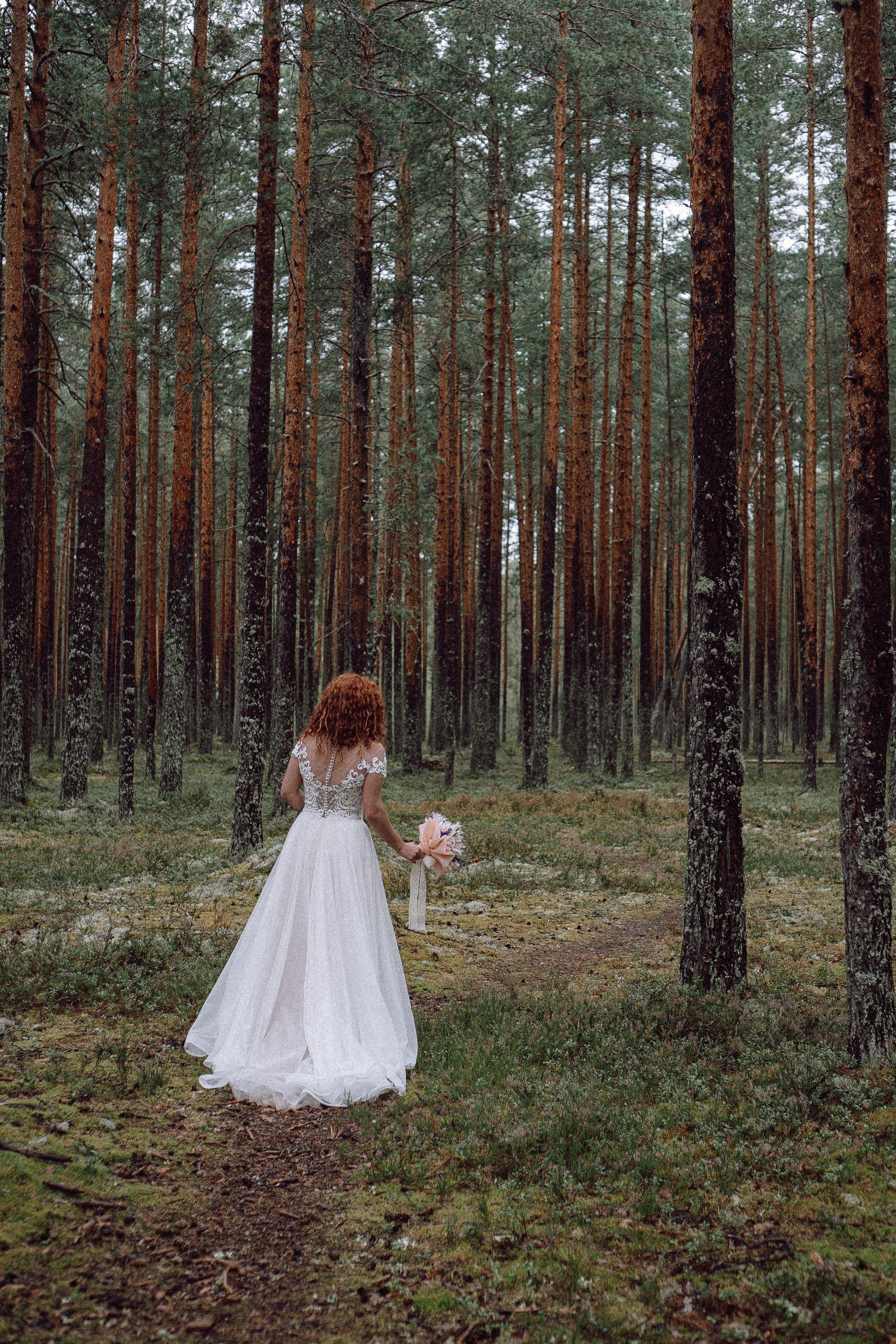 СВАДЕБНАЯ ФОТОСЕССИИЯ ПАРЫ В ГОРОДЕ ПРИОЗЕРСК В СОСНОВОМ ЛЕСУ И С ПИКАПОМ. Профессиональный фотограф, Санкт-Петербург — Виктория Богомолова