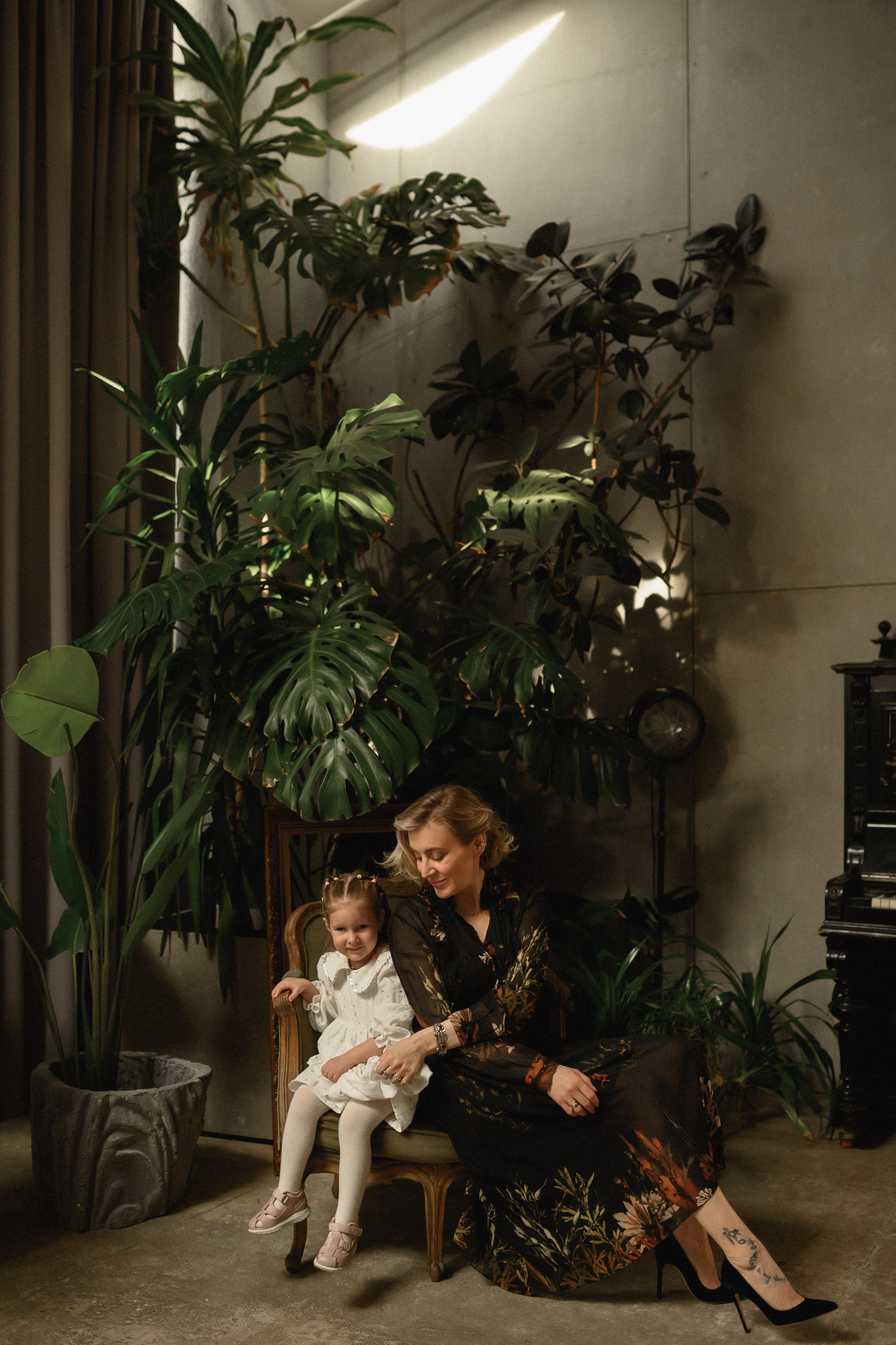 Андрей, Оля и Таисия в студии Пространство. Семейный и свадебный lifestyle-фотограф в Москве Мария Петрова