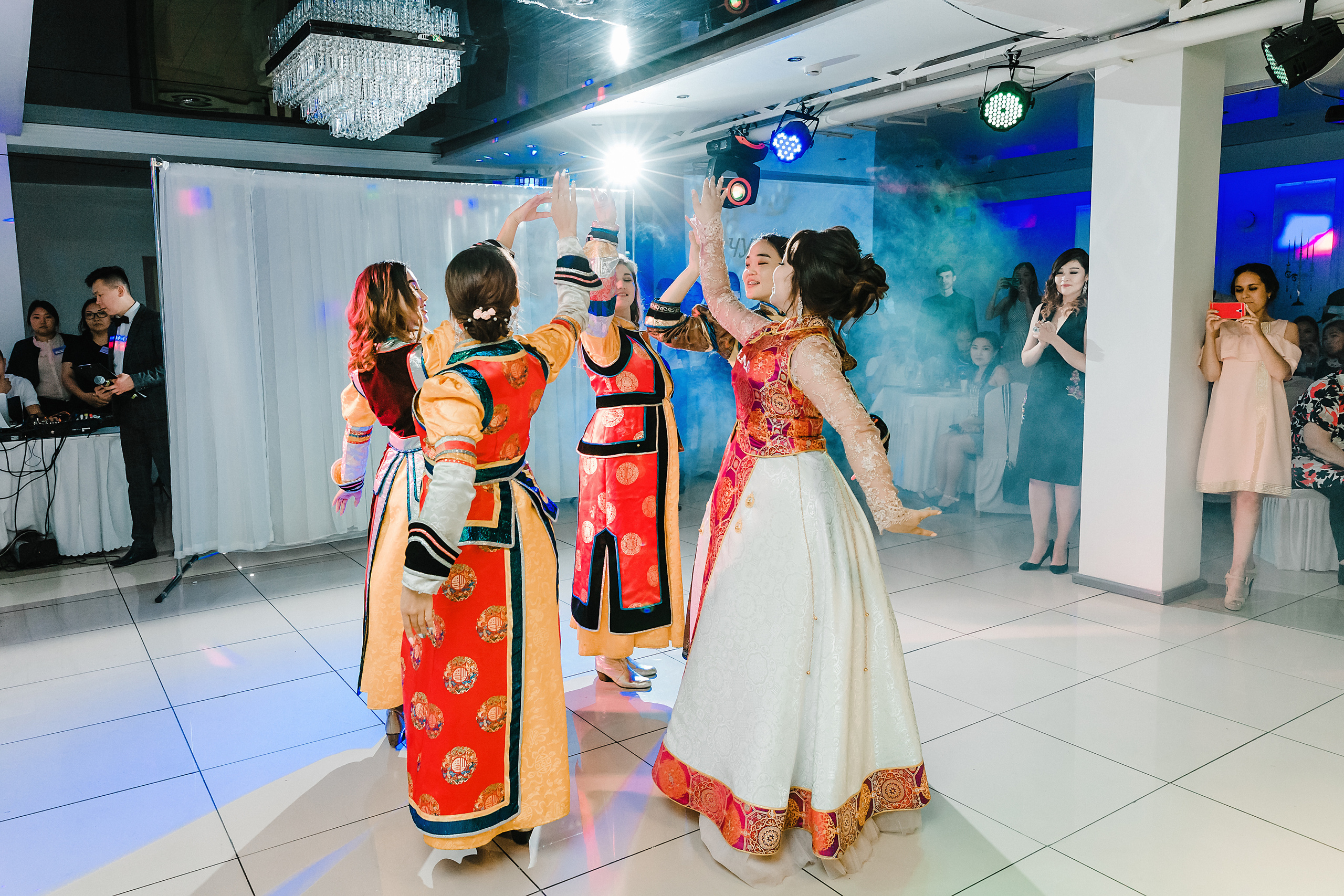 Тагар и Яна. Улан-Удэ. Фотограф и видеограф в Улан-Удэ: Аюна Габагуева и Артём Шаханов