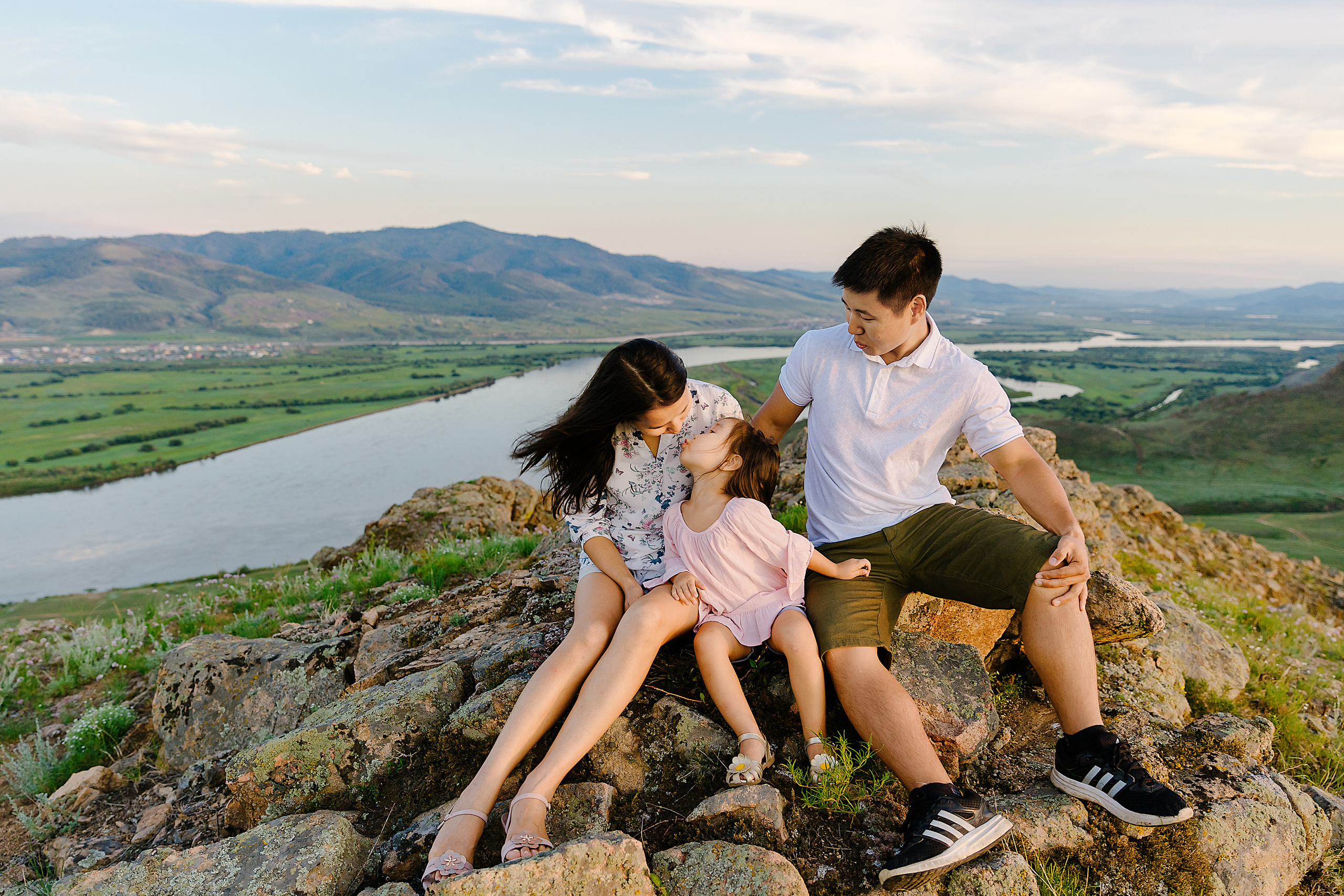 Семейная фотосессия. Фотограф и видеограф в Улан-Удэ: Аюна Габагуева и Артём Шаханов