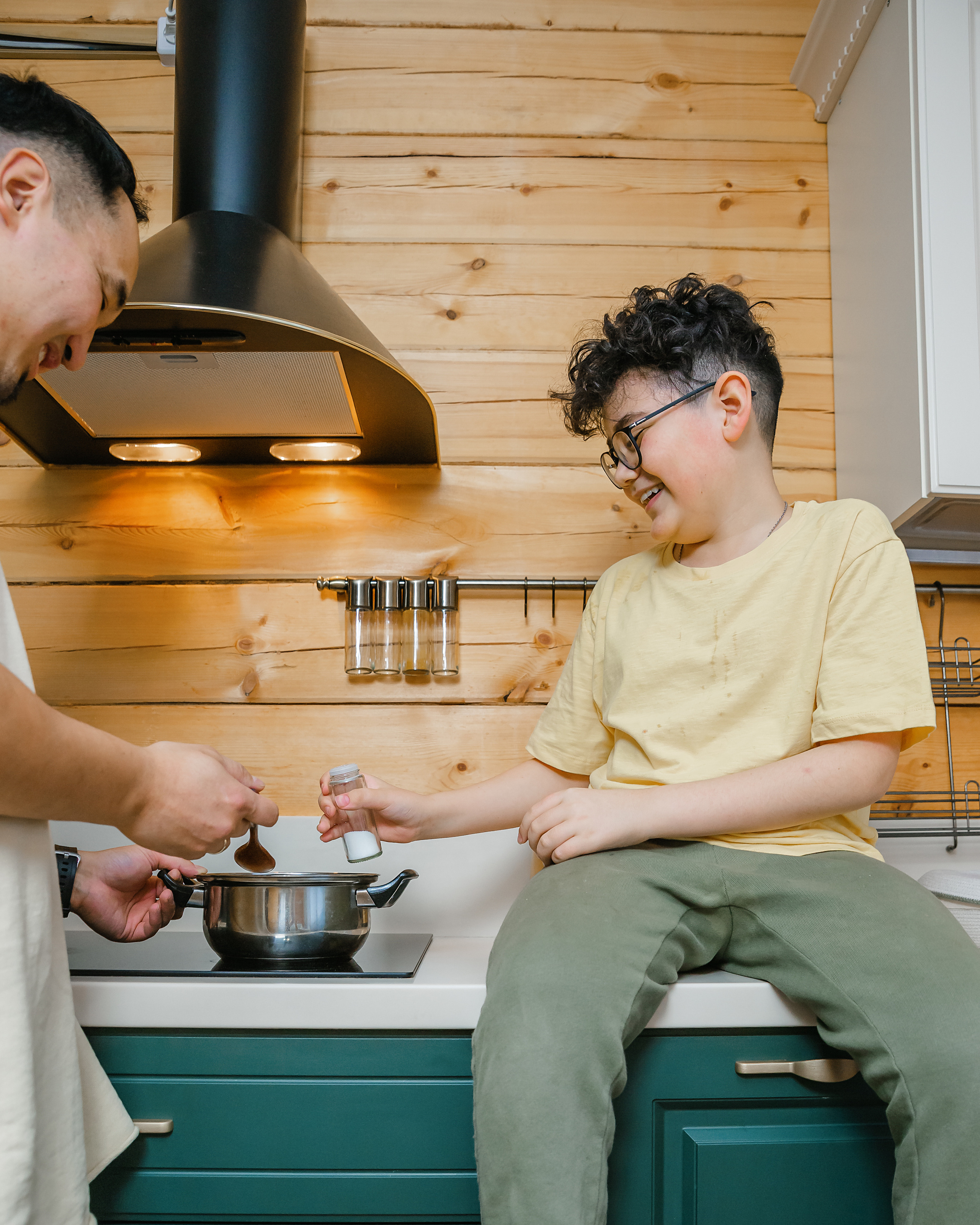 @real_mebel_uu и @umka03. Фотограф и видеограф в Улан-Удэ: Аюна Габагуева и Артём Шаханов