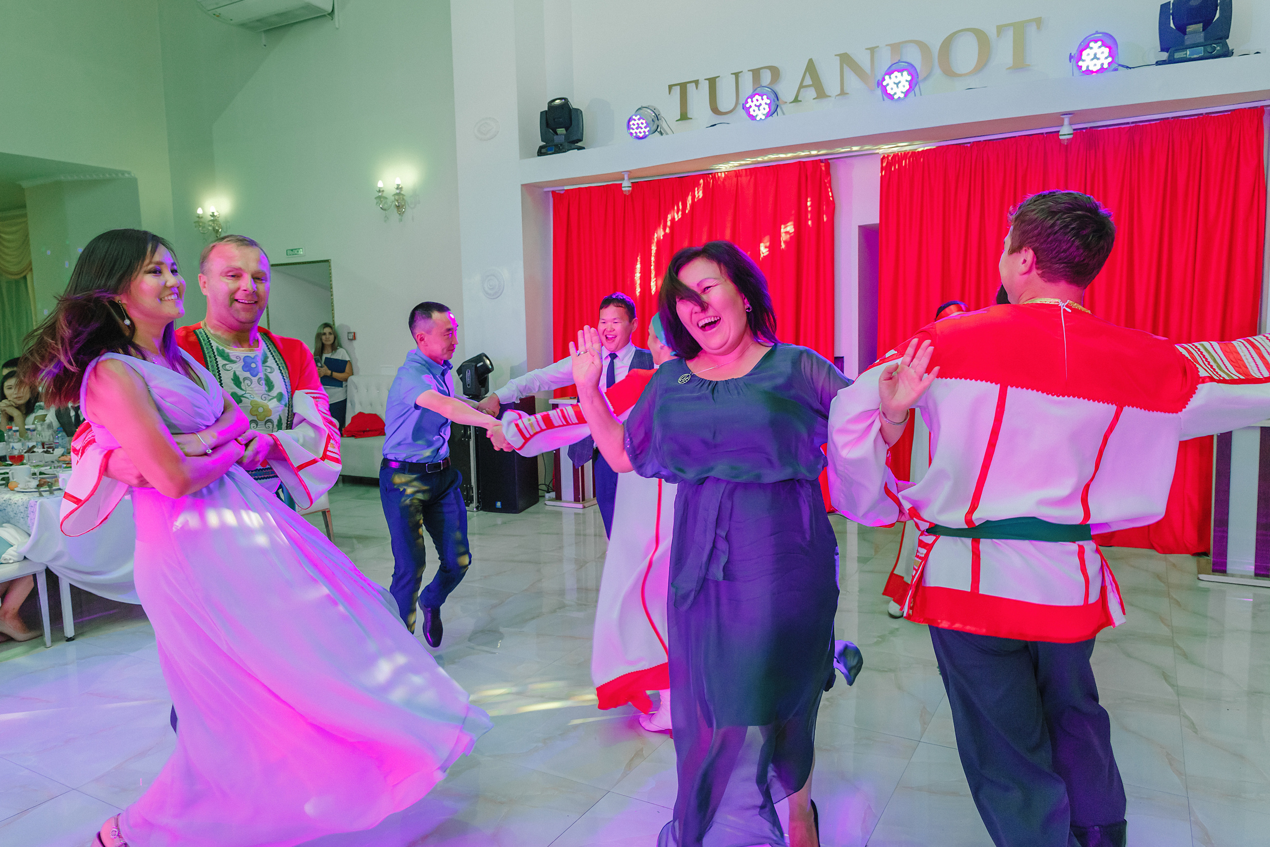 Алина и Михаил. Фотограф и видеограф в Улан-Удэ: Аюна Габагуева и Артём Шаханов