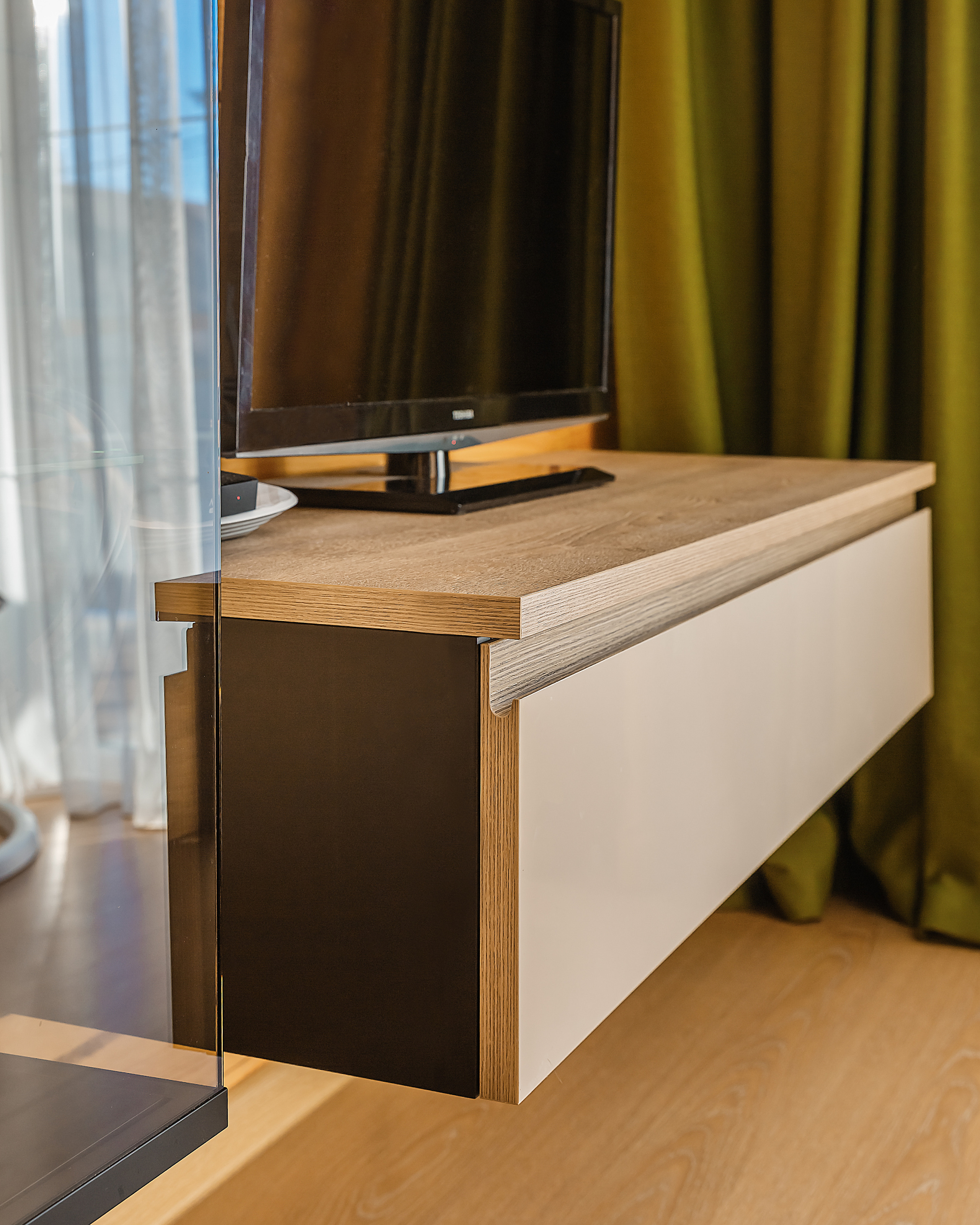 @real_mebel_uu и @umka03. Фотограф и видеограф в Улан-Удэ: Аюна Габагуева и Артём Шаханов