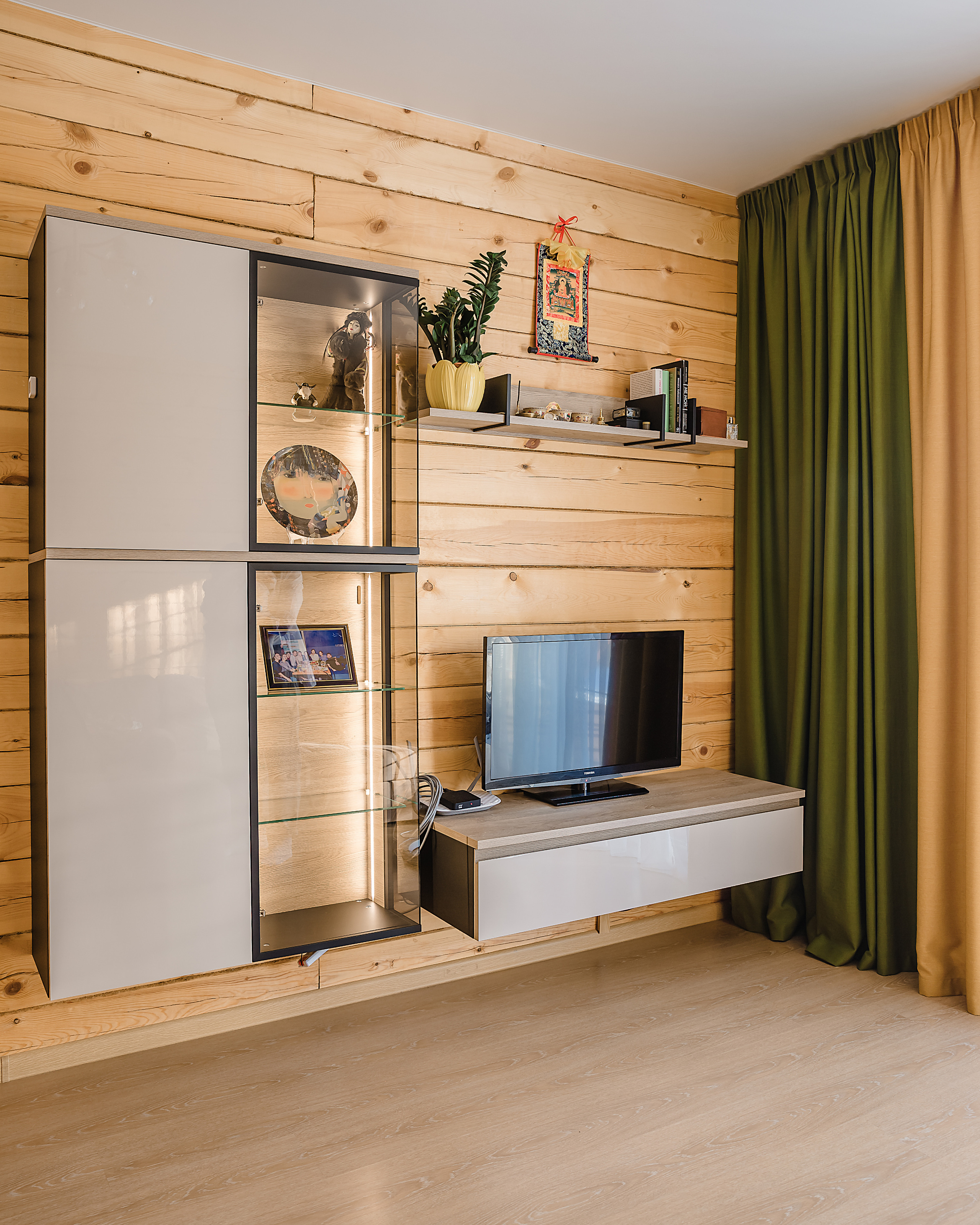 @real_mebel_uu и @umka03. Фотограф и видеограф в Улан-Удэ: Аюна Габагуева и Артём Шаханов