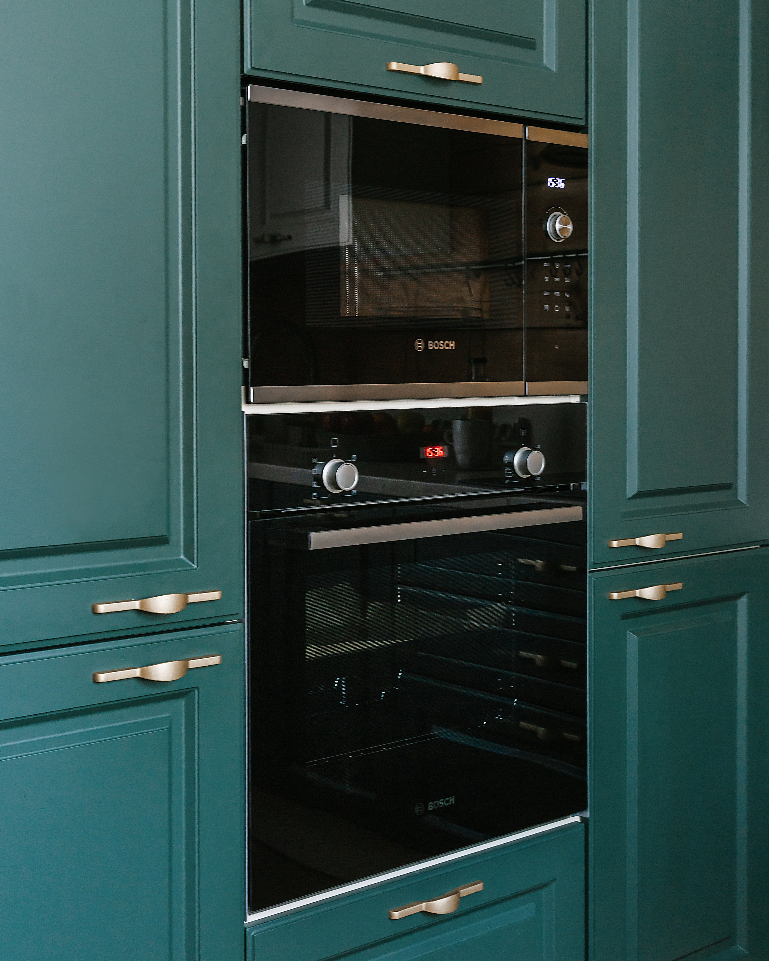 @real_mebel_uu и @umka03. Фотограф и видеограф в Улан-Удэ: Аюна Габагуева и Артём Шаханов