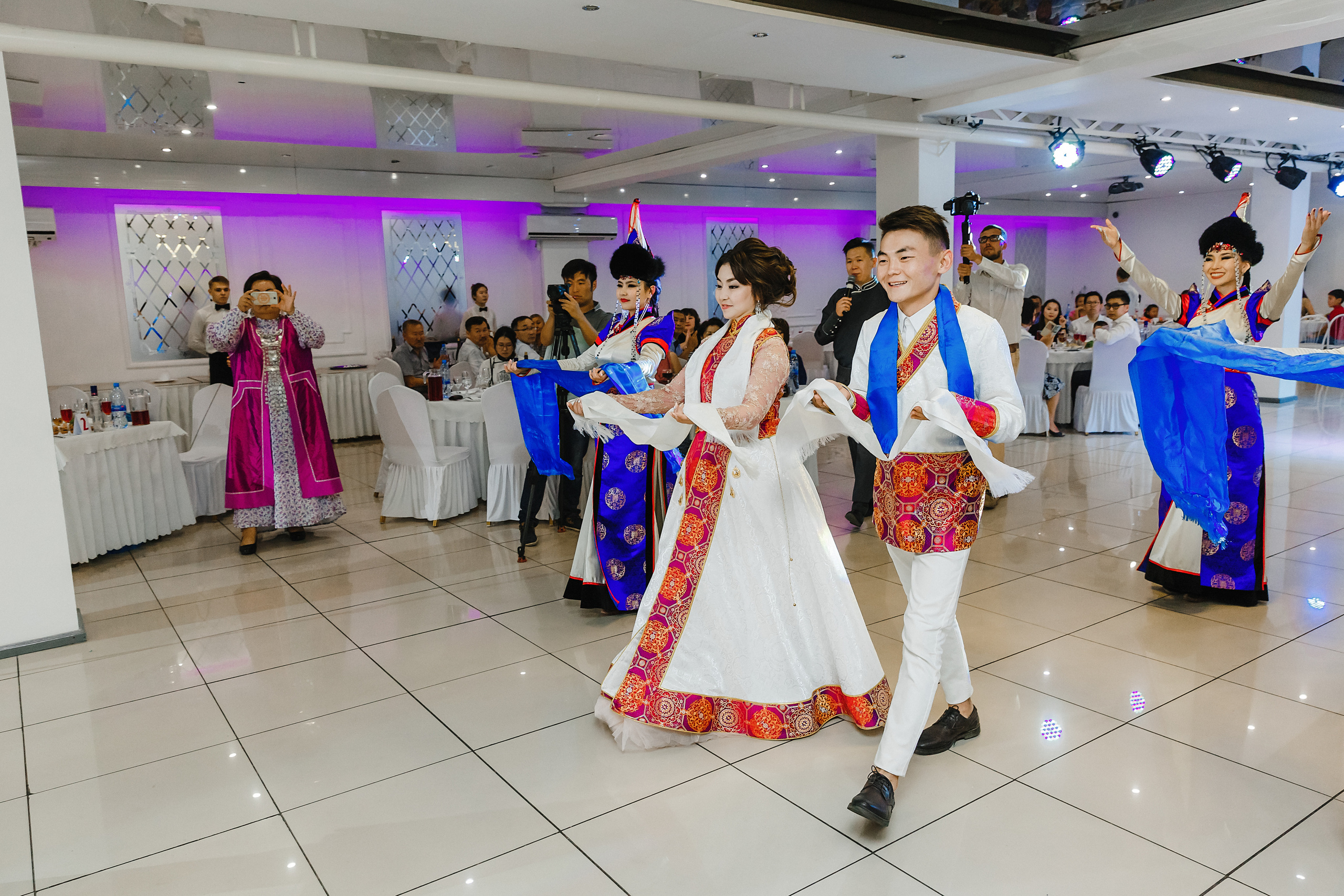 Тагар и Яна. Улан-Удэ. Фотограф и видеограф в Улан-Удэ: Аюна Габагуева и Артём Шаханов