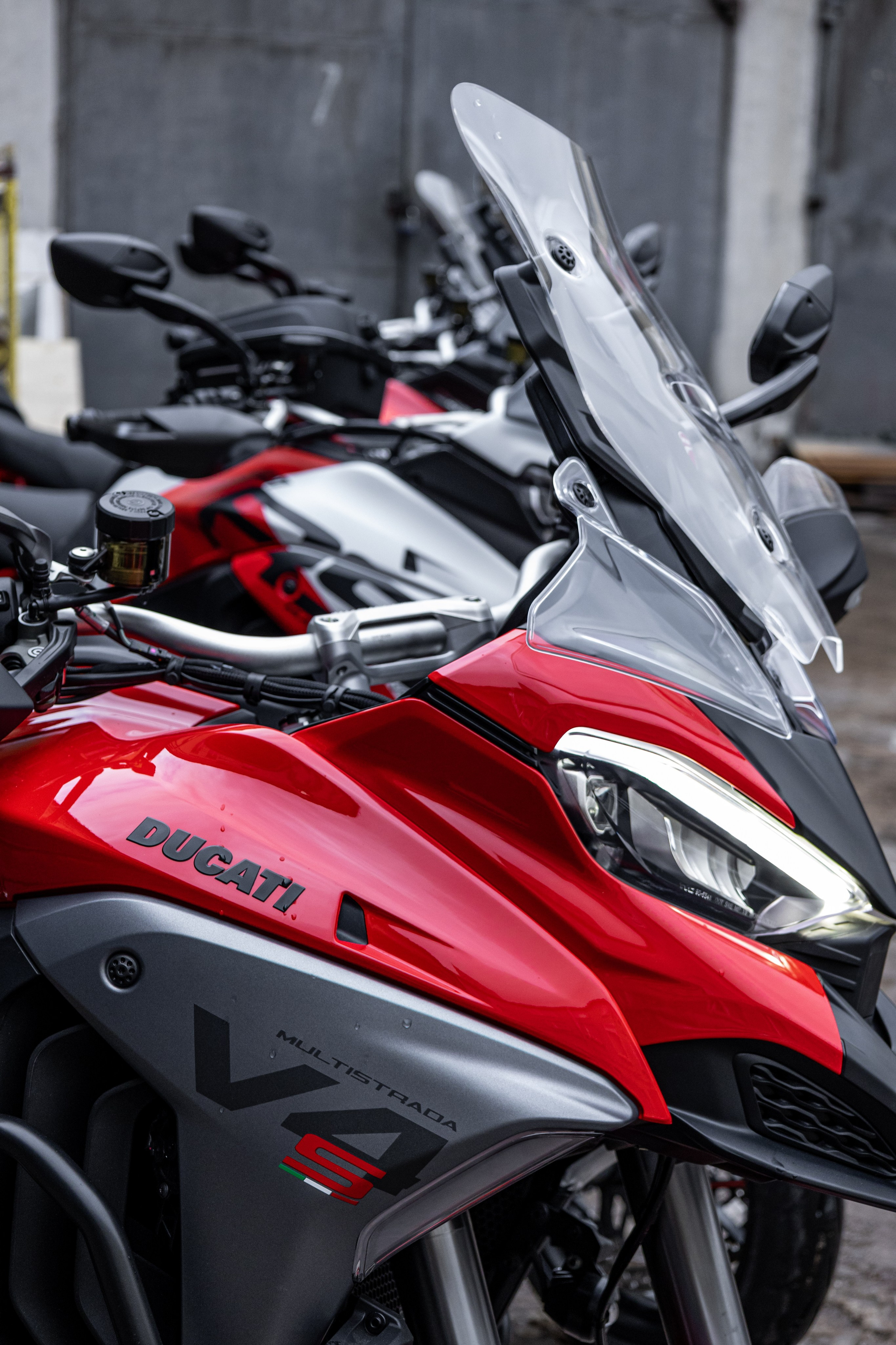 Фотосессия с мотоциклами и автомобилями. Предметный фотограф в Москве и Московской области