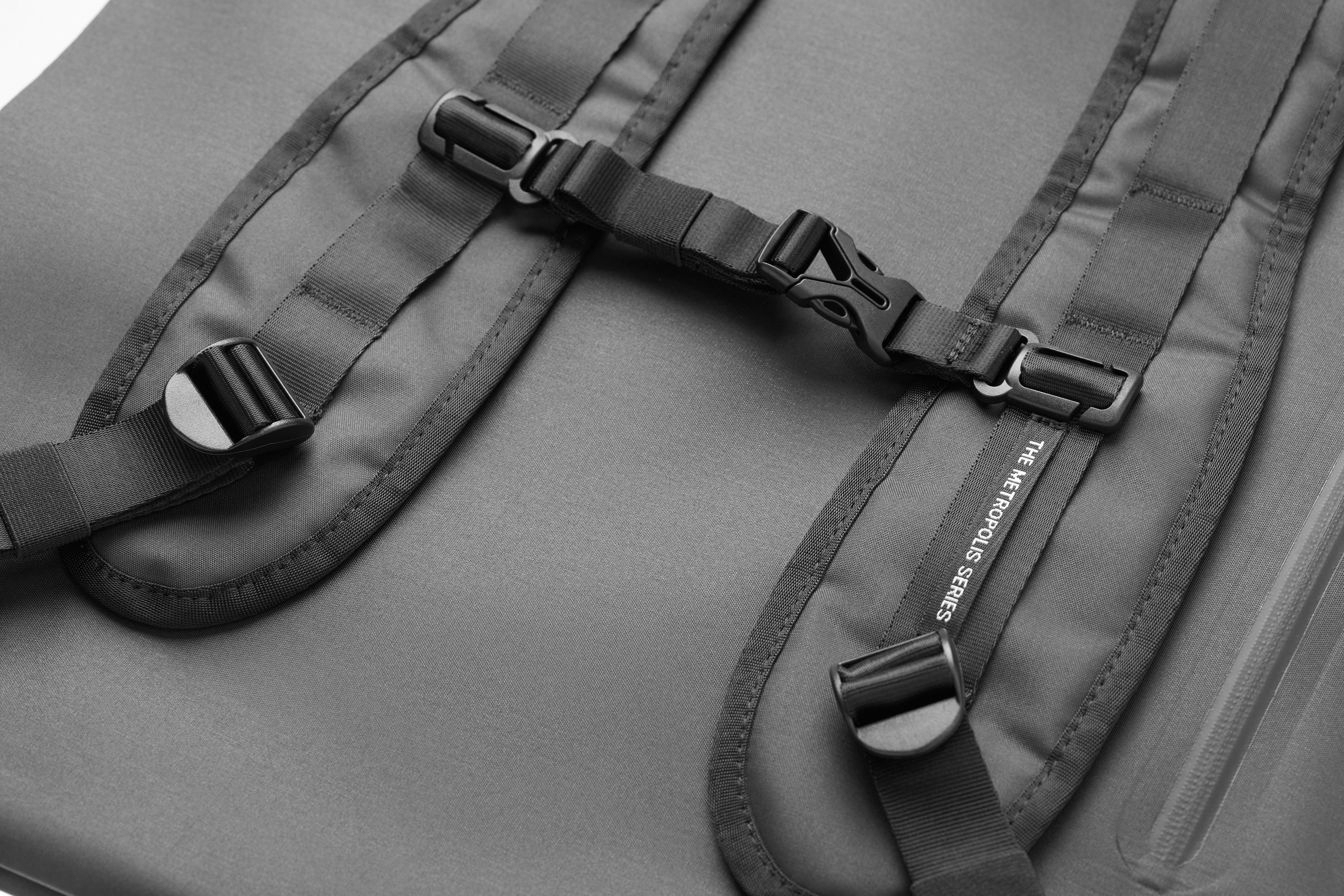 Одежда на манекене и враскладку. Олег Дмитриев