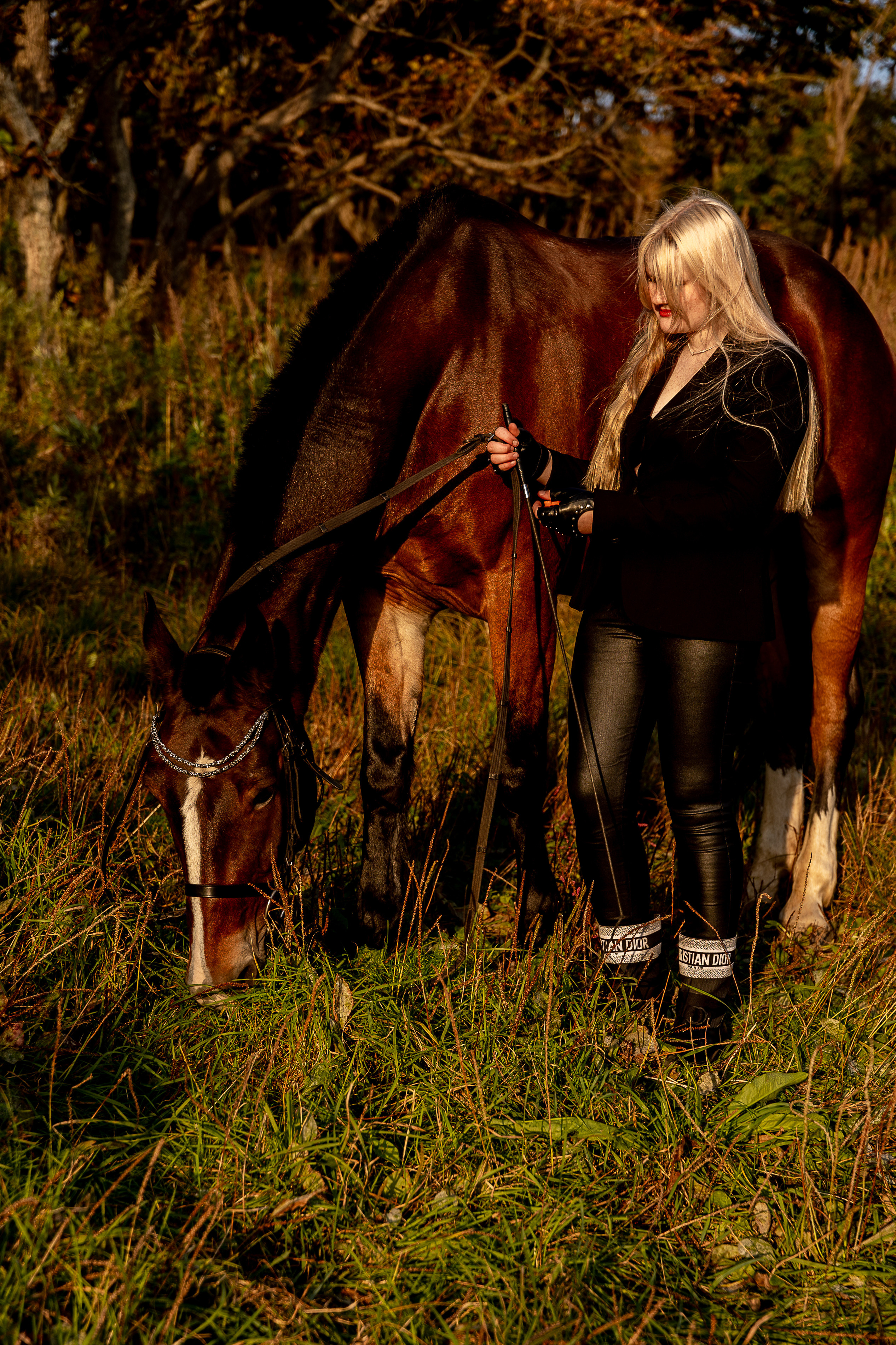 Владивосток, индивидуальная фотосессия, фотосессия, фото, фотосессия для девушки, поза, позировка, фотография, женский портрет, дальний восток, портрет, казачий стан, фотосессия с лошадью, фотосессия с лошадьми, фото с лошадью