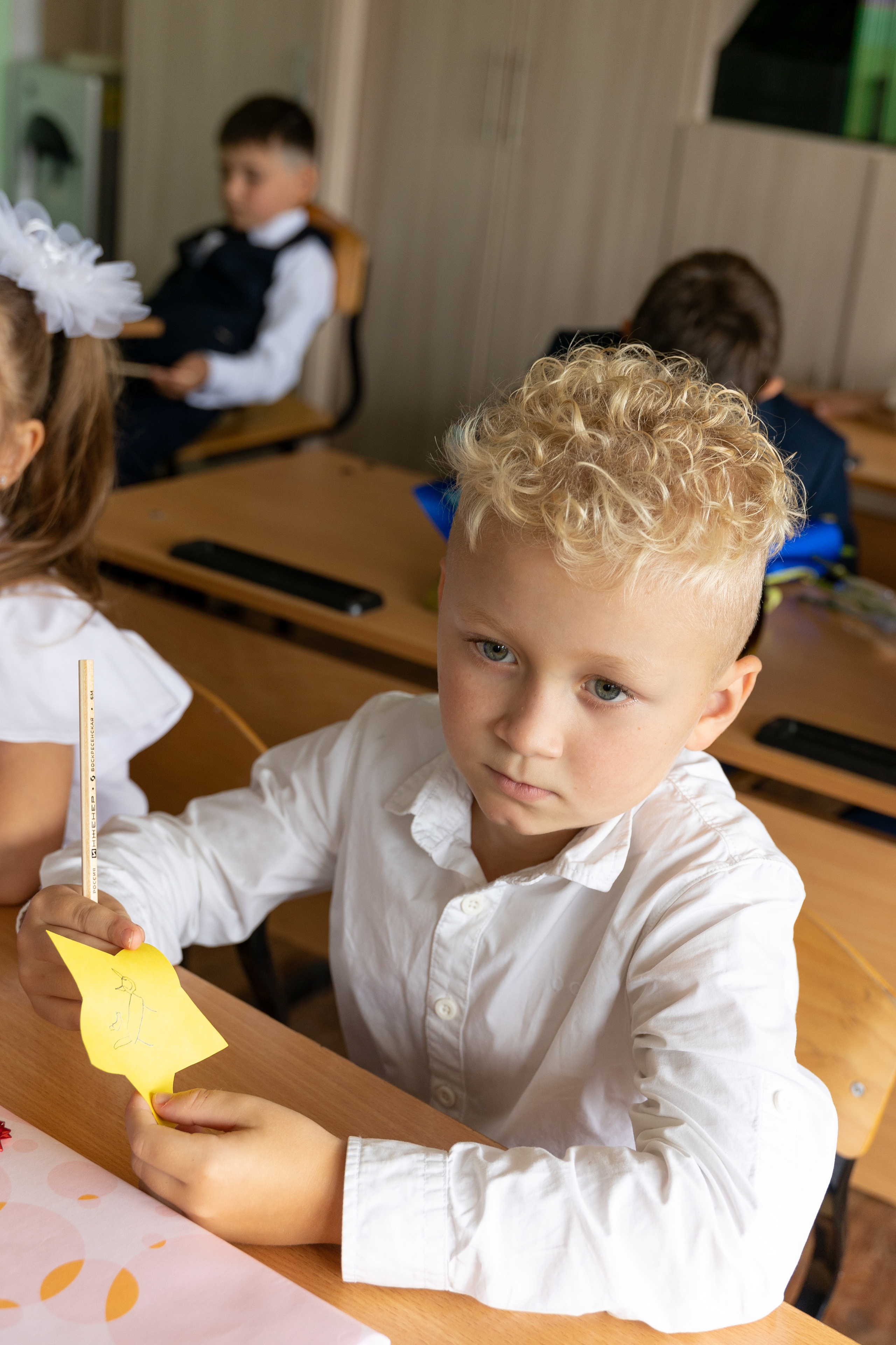  Портрет школьника для Выпускного Альбома, Владивосток, Идея для групповой фотографии, групповой снимок. школьная, фотосессия, выпускной, альбом, владивосток, приморский, край, современные, выпускные, альбомы, дальний, восток, портрет, школа, фотосессия, девушка, парень, ученик, школьник, фотограф, линейка, 1 сентября, 1 класс