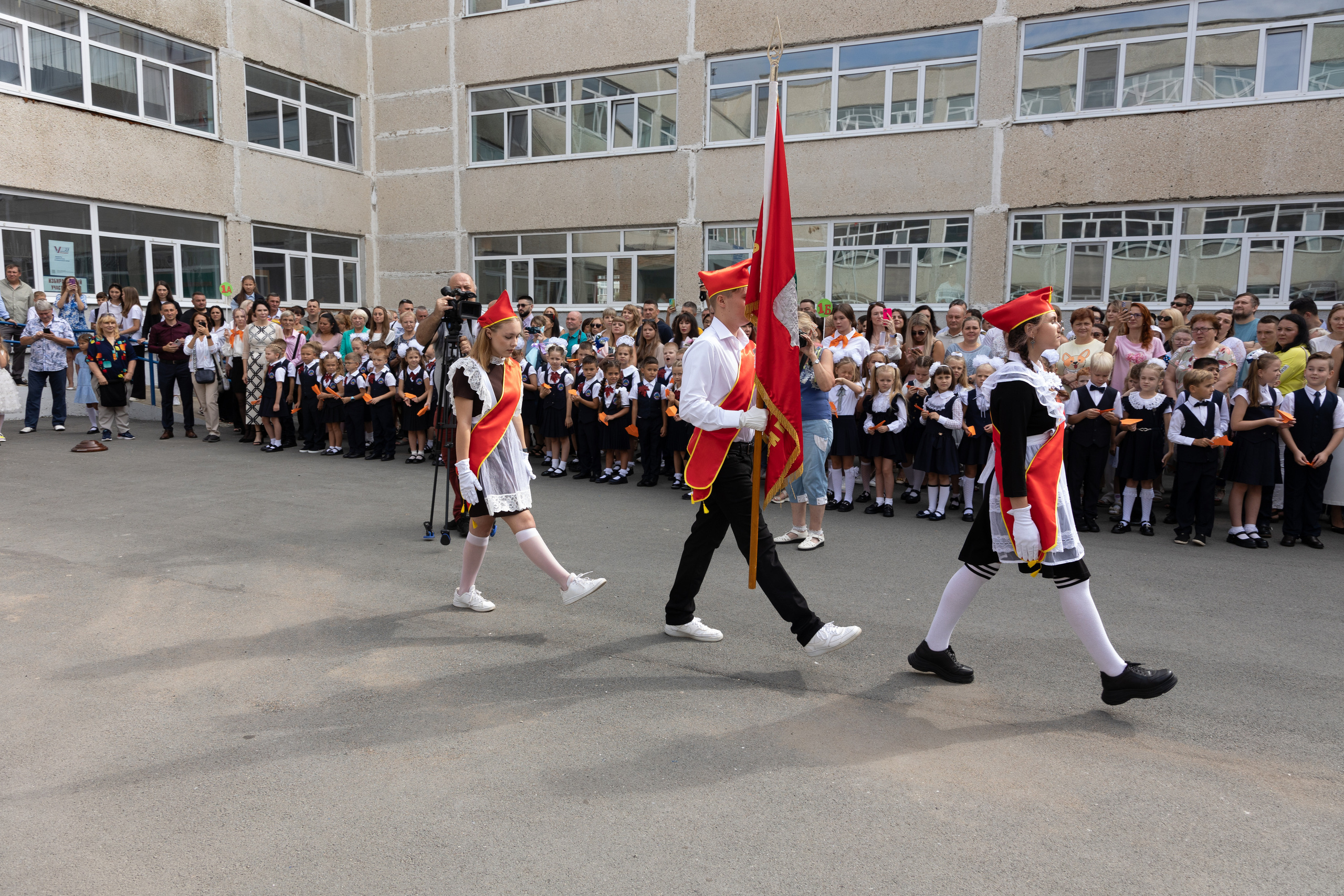  Портрет школьника для Выпускного Альбома, Владивосток, Идея для групповой фотографии, групповой снимок. школьная, фотосессия, выпускной, альбом, владивосток, приморский, край, современные, выпускные, альбомы, дальний, восток, портрет, школа, фотосессия, девушка, парень, ученик, школьник, фотограф, линейка, 1 сентября, 1 класс