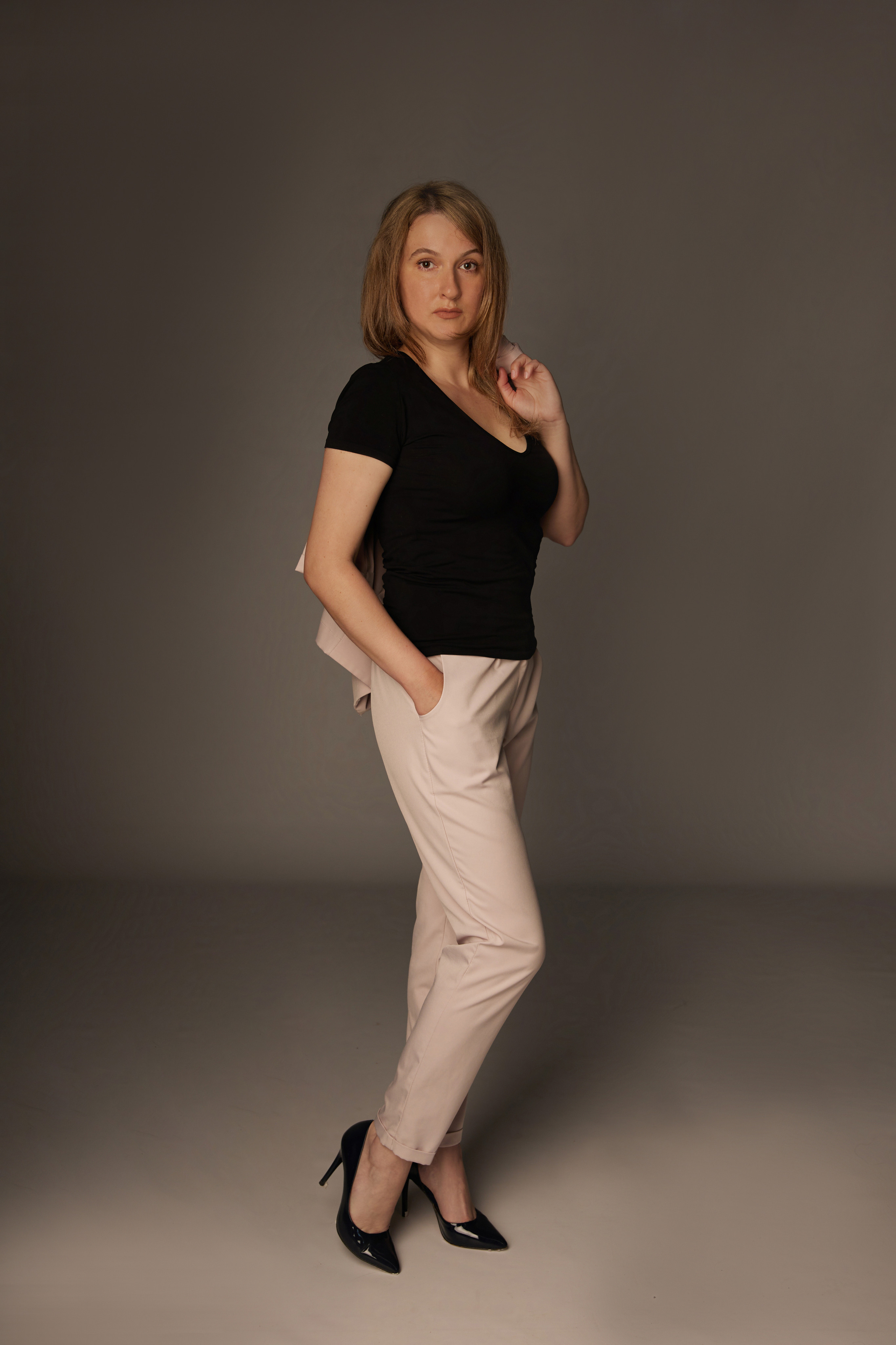 Владивосток, индивидуальная фотосессия, фотосессия, фото, фотосессия для девушки, поза, позировка, фотография, женский портрет, дальний восток, портрет, казачий стан, студия  NoName