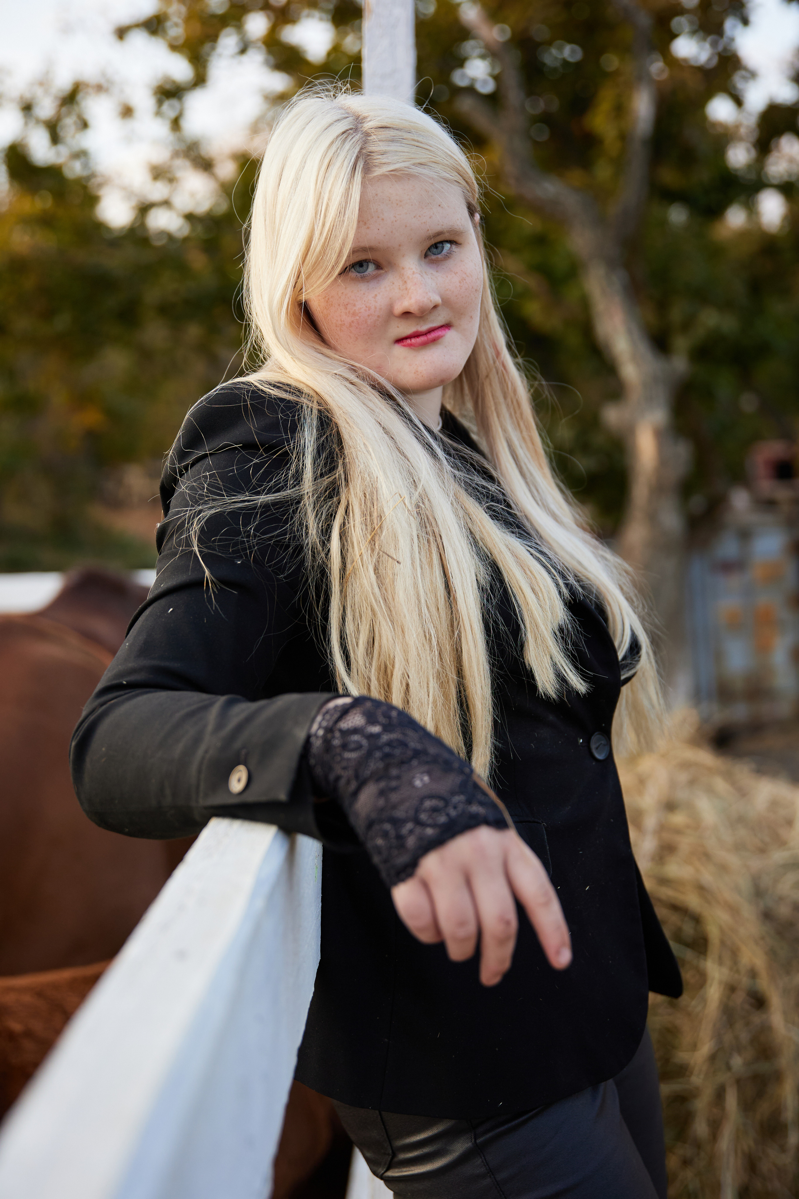 Владивосток, индивидуальная фотосессия, фотосессия, фото, фотосессия для девушки, поза, позировка, фотография, женский портрет, дальний восток, портрет, казачий стан, фотосессия с лошадью, фотосессия с лошадьми, фото с лошадью