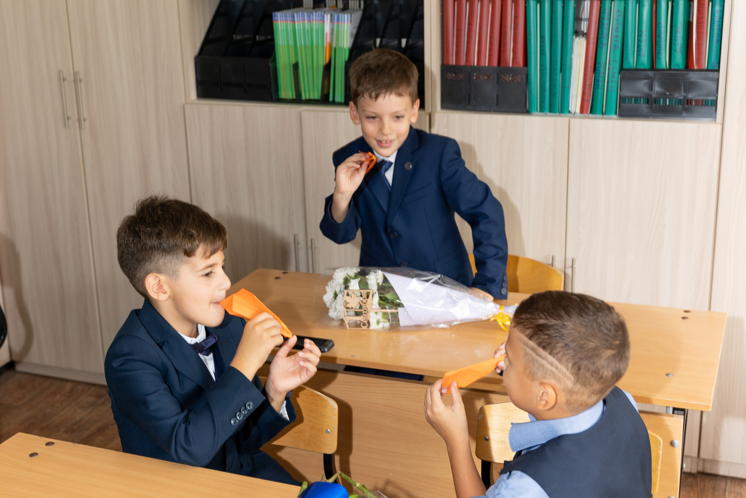  Портрет школьника для Выпускного Альбома, Владивосток, Идея для групповой фотографии, групповой снимок. школьная, фотосессия, выпускной, альбом, владивосток, приморский, край, современные, выпускные, альбомы, дальний, восток, портрет, школа, фотосессия, девушка, парень, ученик, школьник, фотограф, линейка, 1 сентября, 1 класс