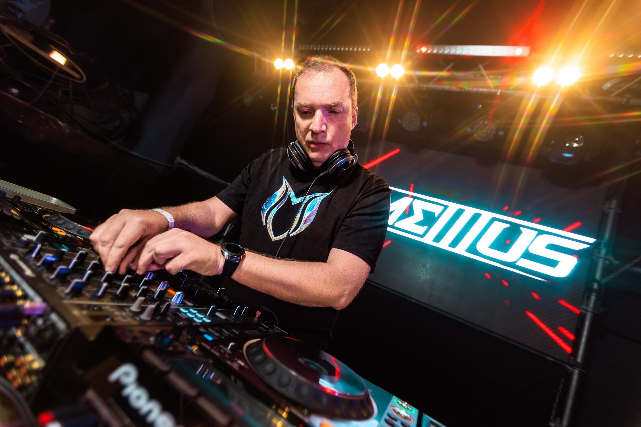 06.09.25 Suanda. Репортажный фотограф Екатеринбург | Яркий, качественный репортаж | Концерты, клубы, репортаж, праздники, корпоративы