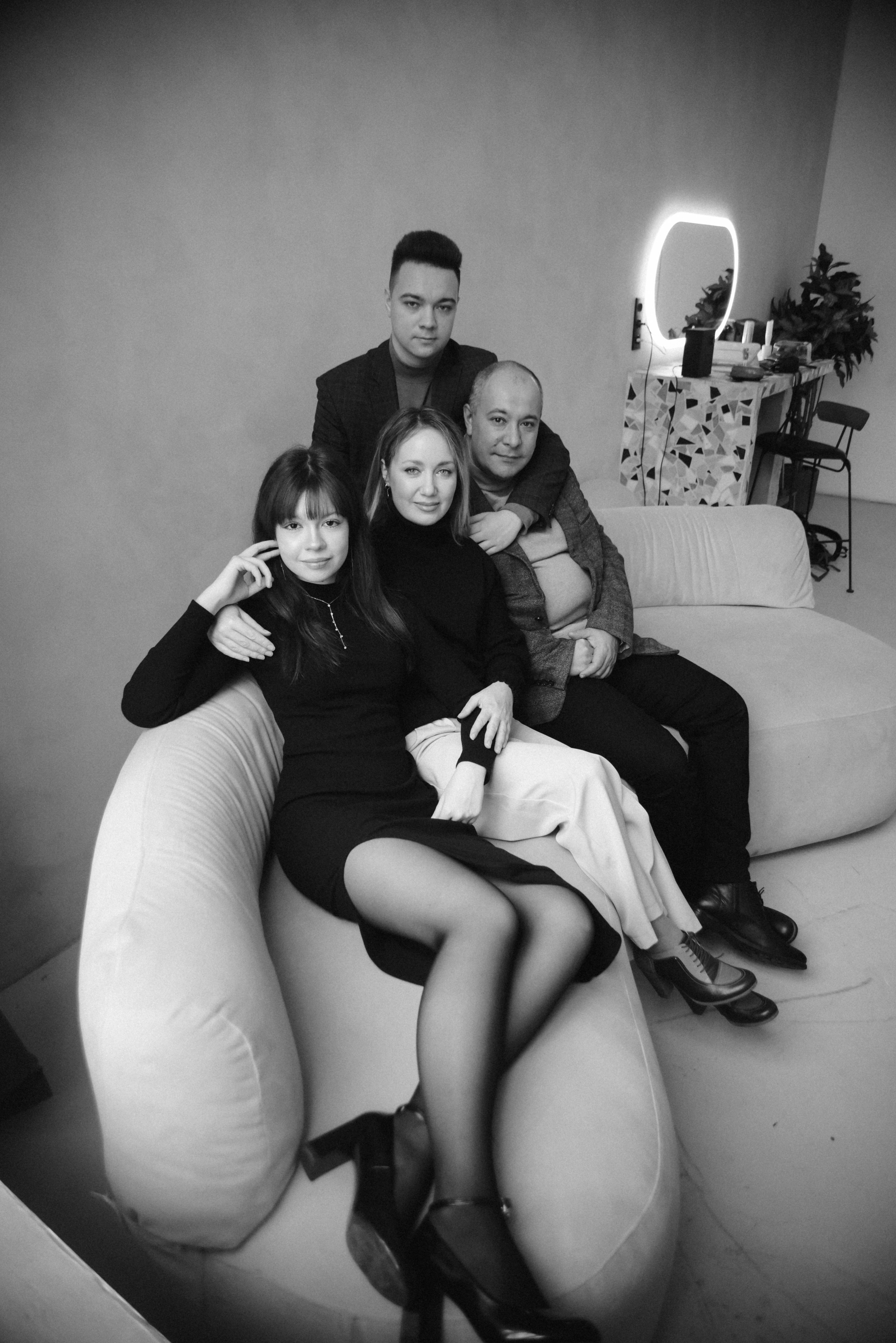 Молодые родители и взрослые дети. Фотограф Лола Волна, город Москва