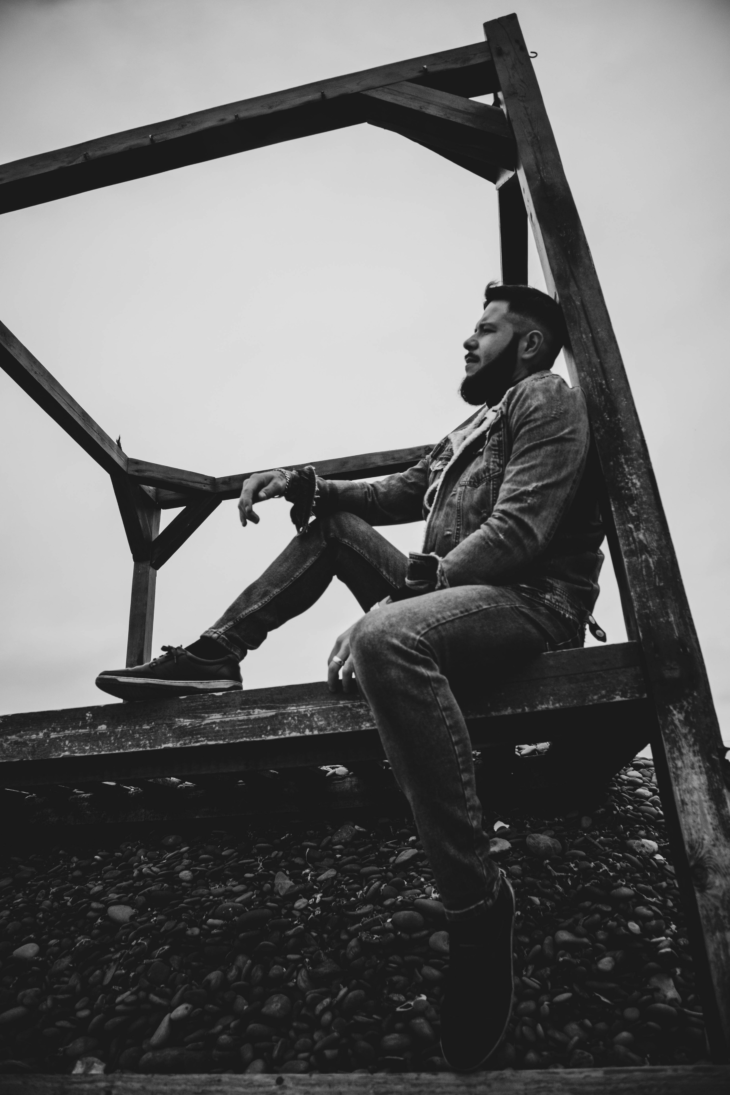 О. Уличный фотограф Города N