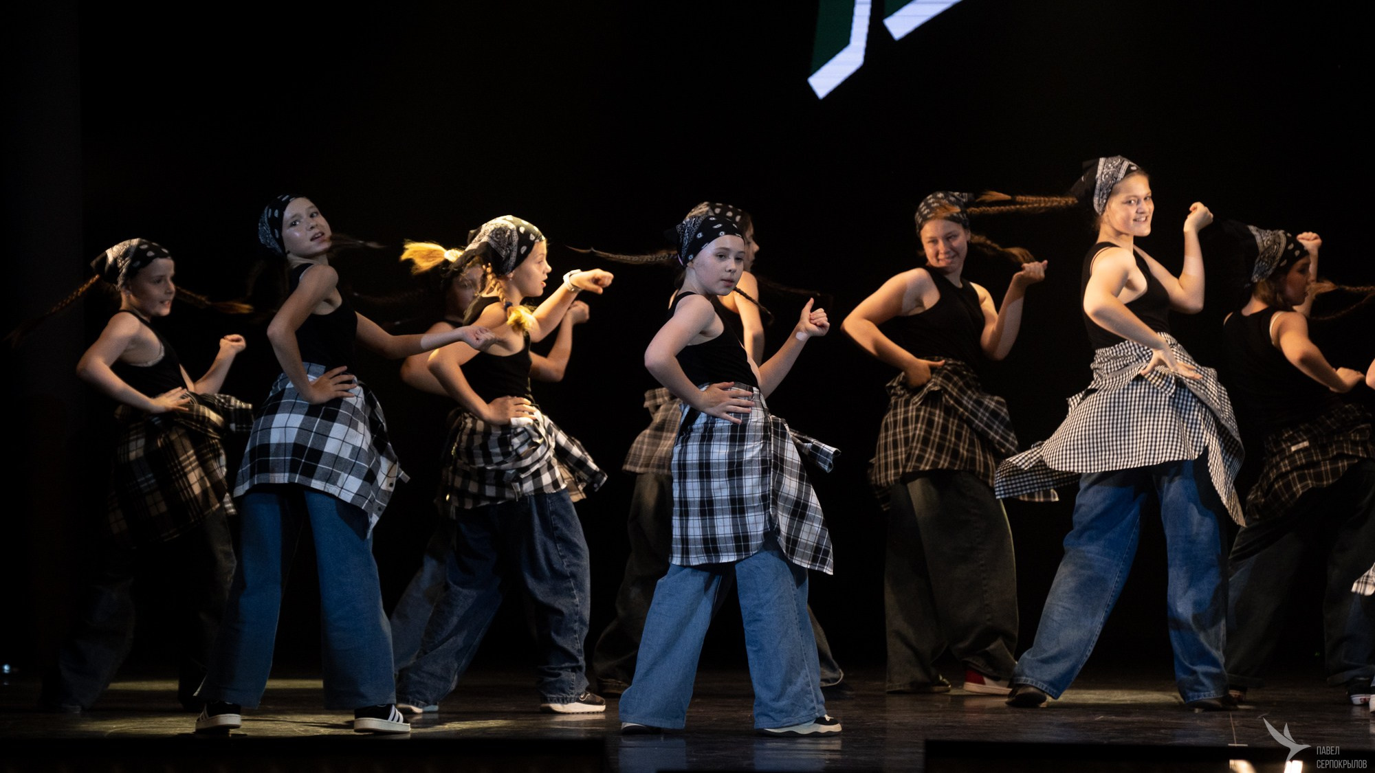 Отчетный концерт студии танца KingStep. Репортажный фотограф в Казани Павел Серпокрылов