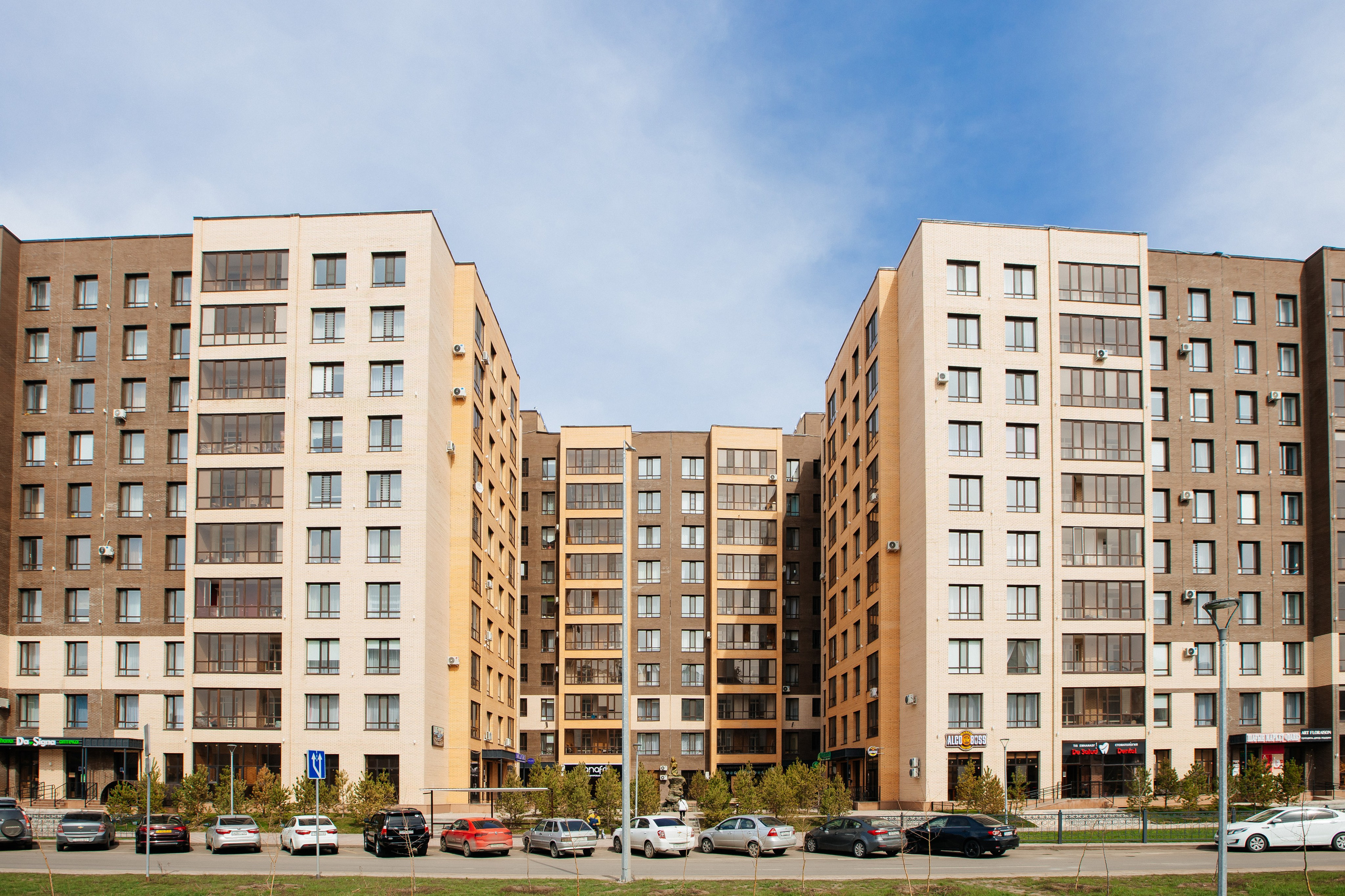 Проект 5. Сбор фотографии ЖК для клипа «Хочу квартиру от Габита». Дата: май 2022. Профессиональный фотограф в городе Астана/Алматы Даурен Сембаев