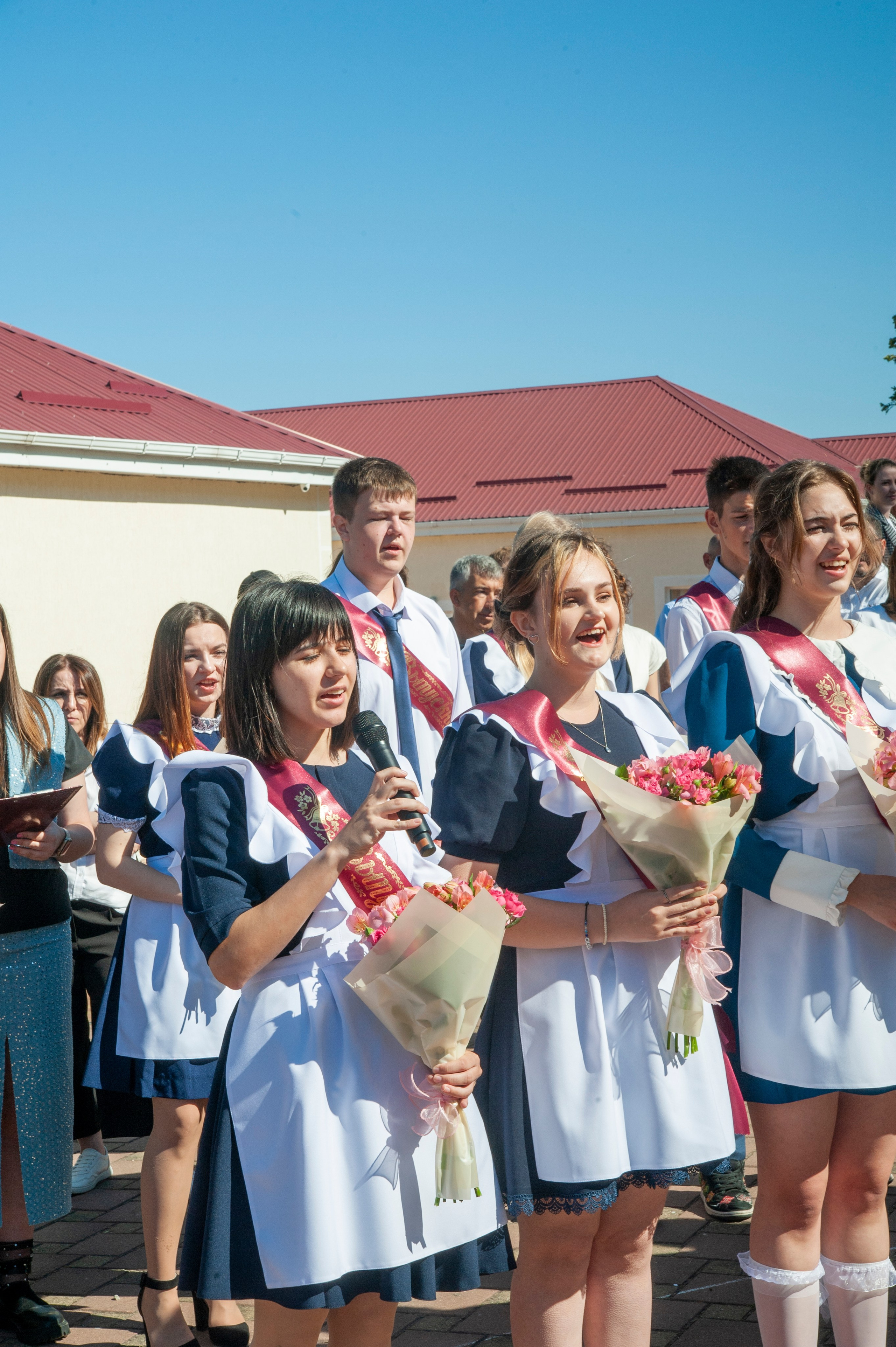 Последний Звонок МАОУ СОШ № 17 им. Эдуарда Есаяна — Архипо-Осиповка. Свадебный и семейный фотограф Денис Лукьянов в Краснодаре, Краснодарском крае и Республике Крым