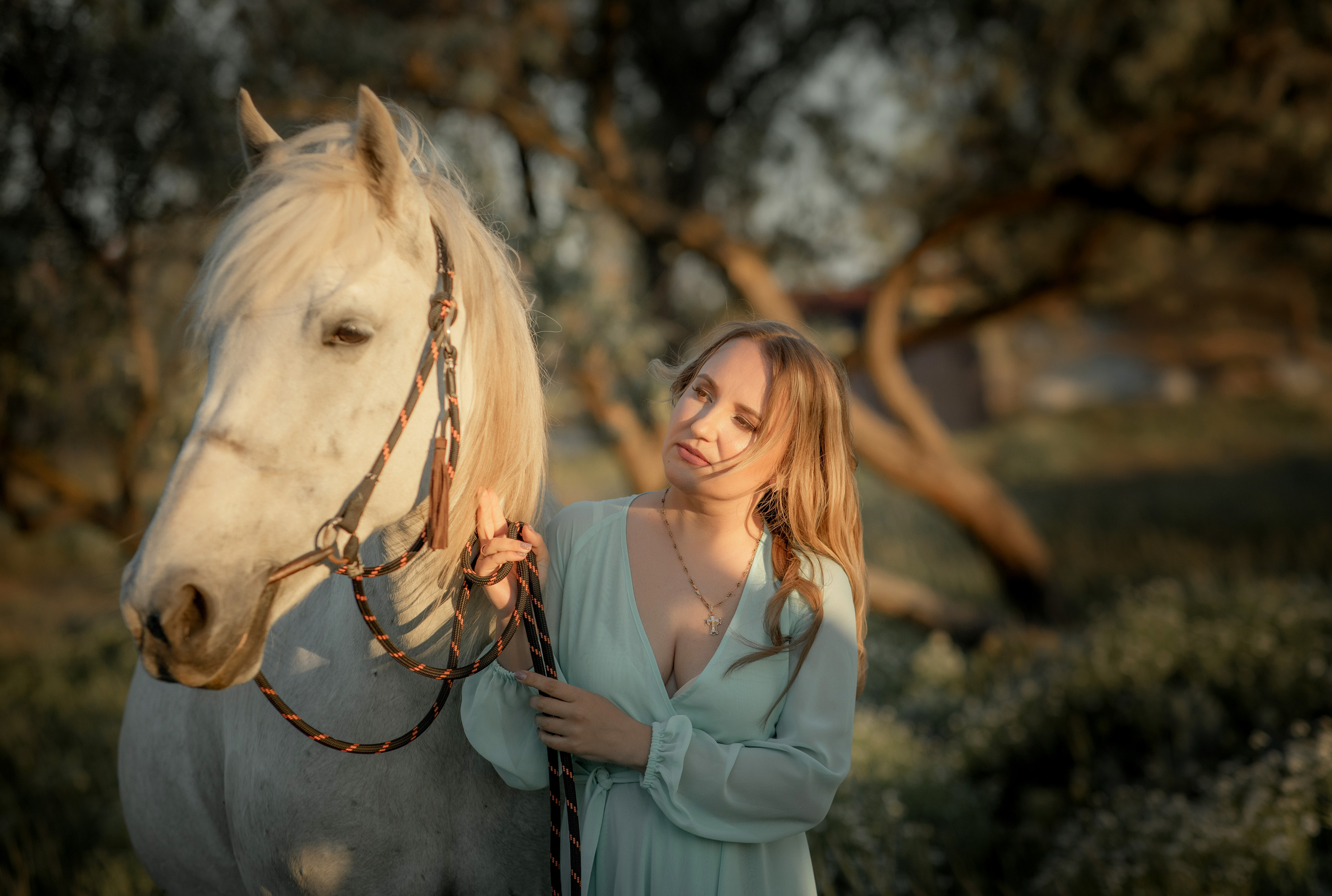 Фотосессия с лошадью. Фотограф-стилист Крым Прокат одежды в Крыму. Фотосессии в Крыму