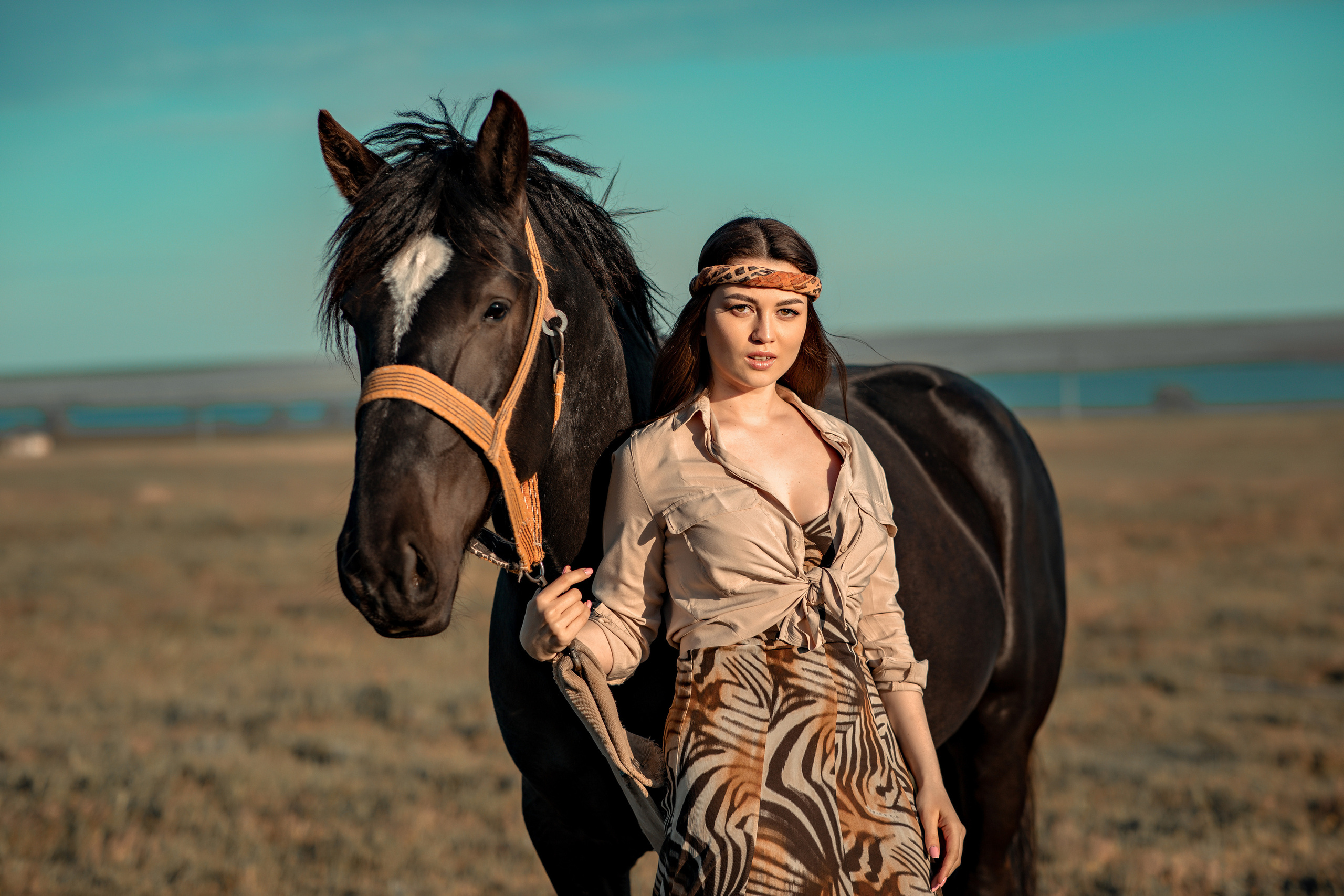 Фотосессия с лошадью. Фотограф-стилист Крым Прокат одежды в Крыму. Фотосессии в Крыму