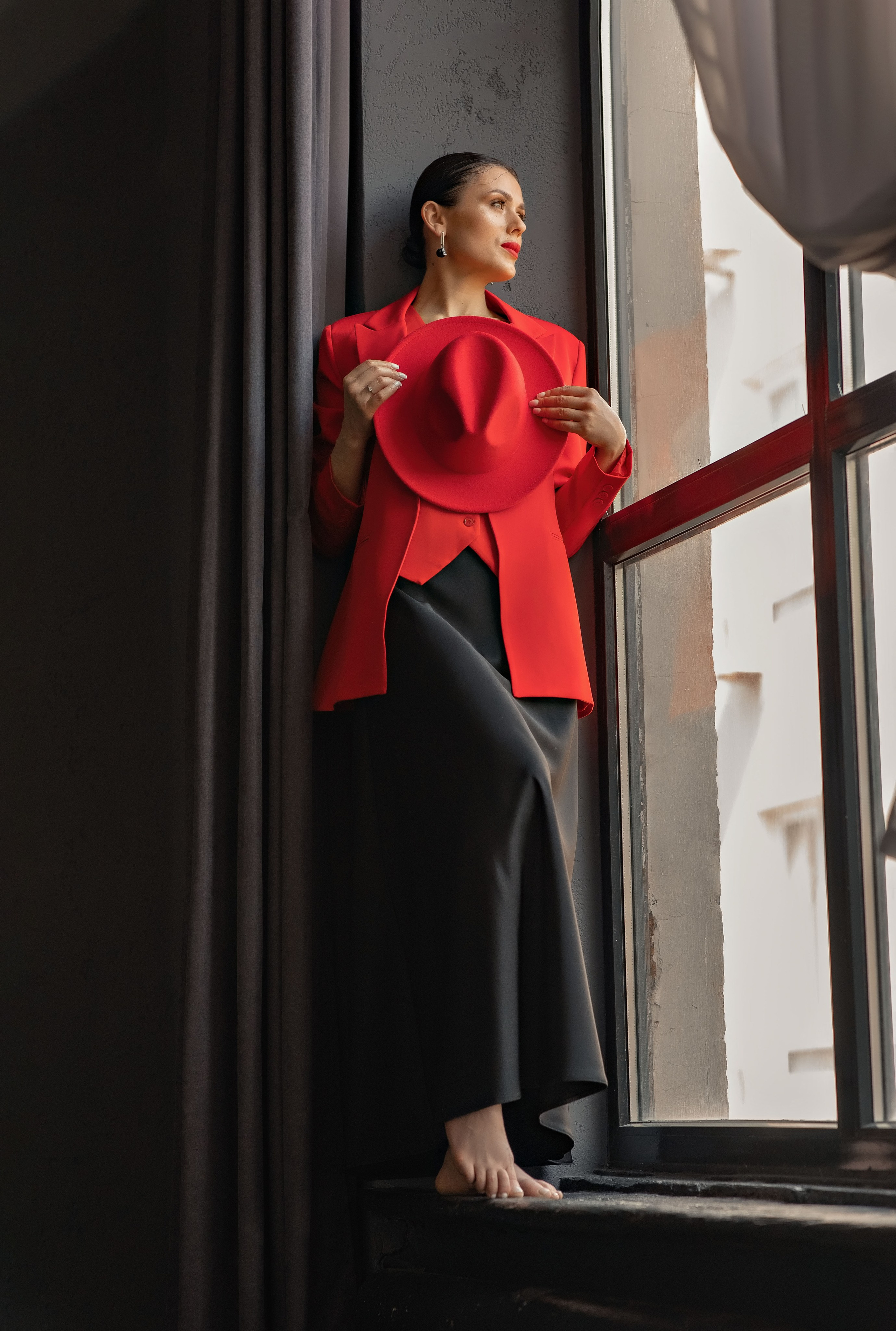 Женский портрет. Фотограф-стилист Крым Прокат одежды в Крыму. Фотосессии в Крыму