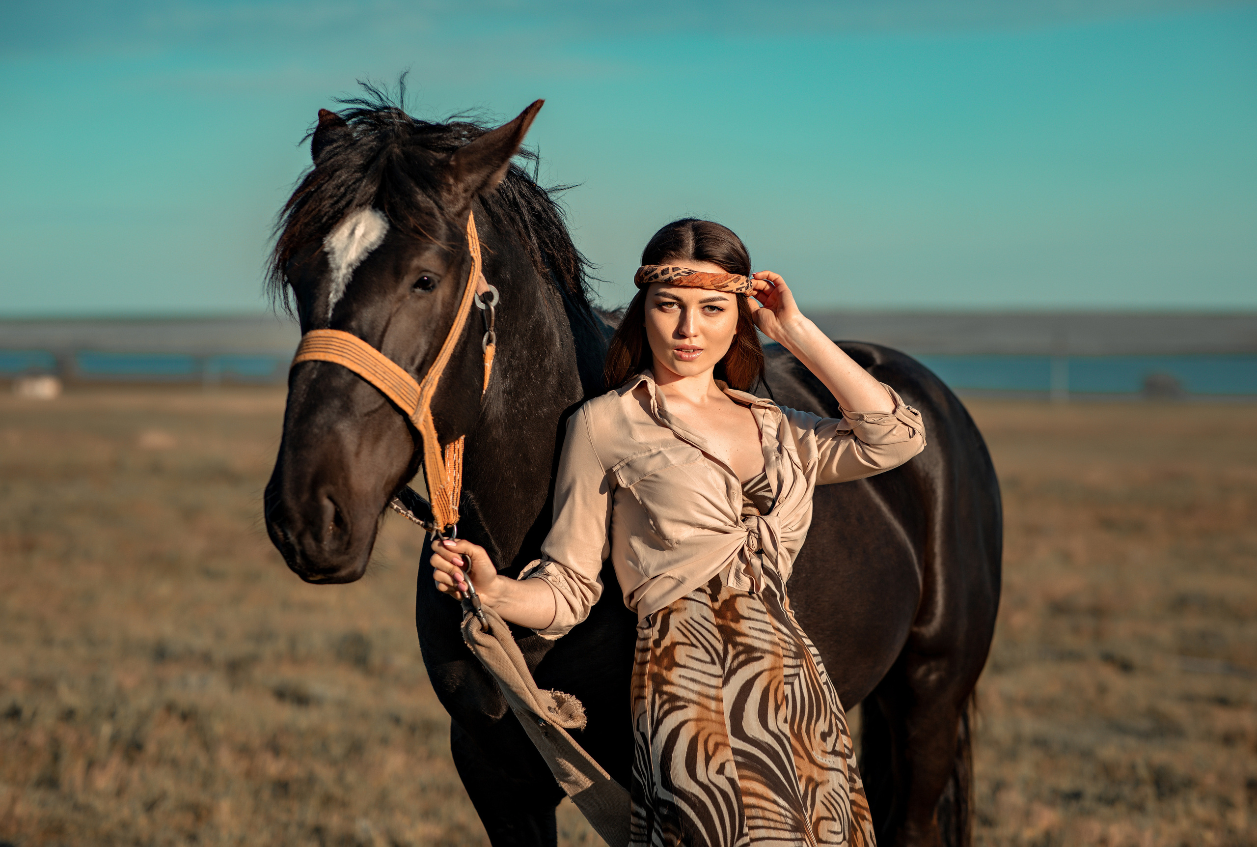 Фотосессия с лошадью. Фотограф-стилист Крым Прокат одежды в Крыму. Фотосессии в Крыму