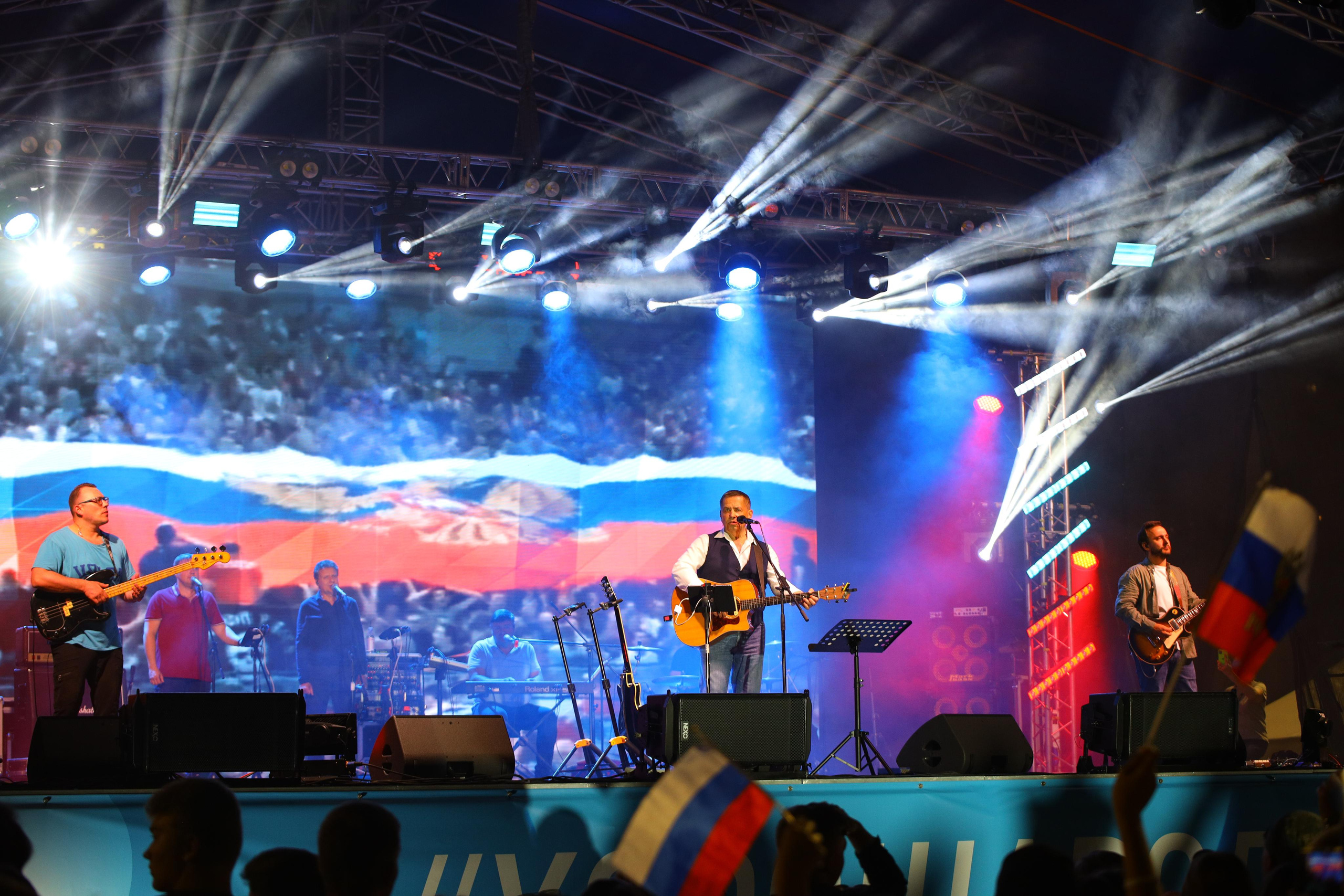 Хороша Родная. Концерт Николая Расторгуева и группы «ЛЮБЭ». Фотограф в Туле Крупский АнДРей. Фотостудия «КАДР71» в Туле