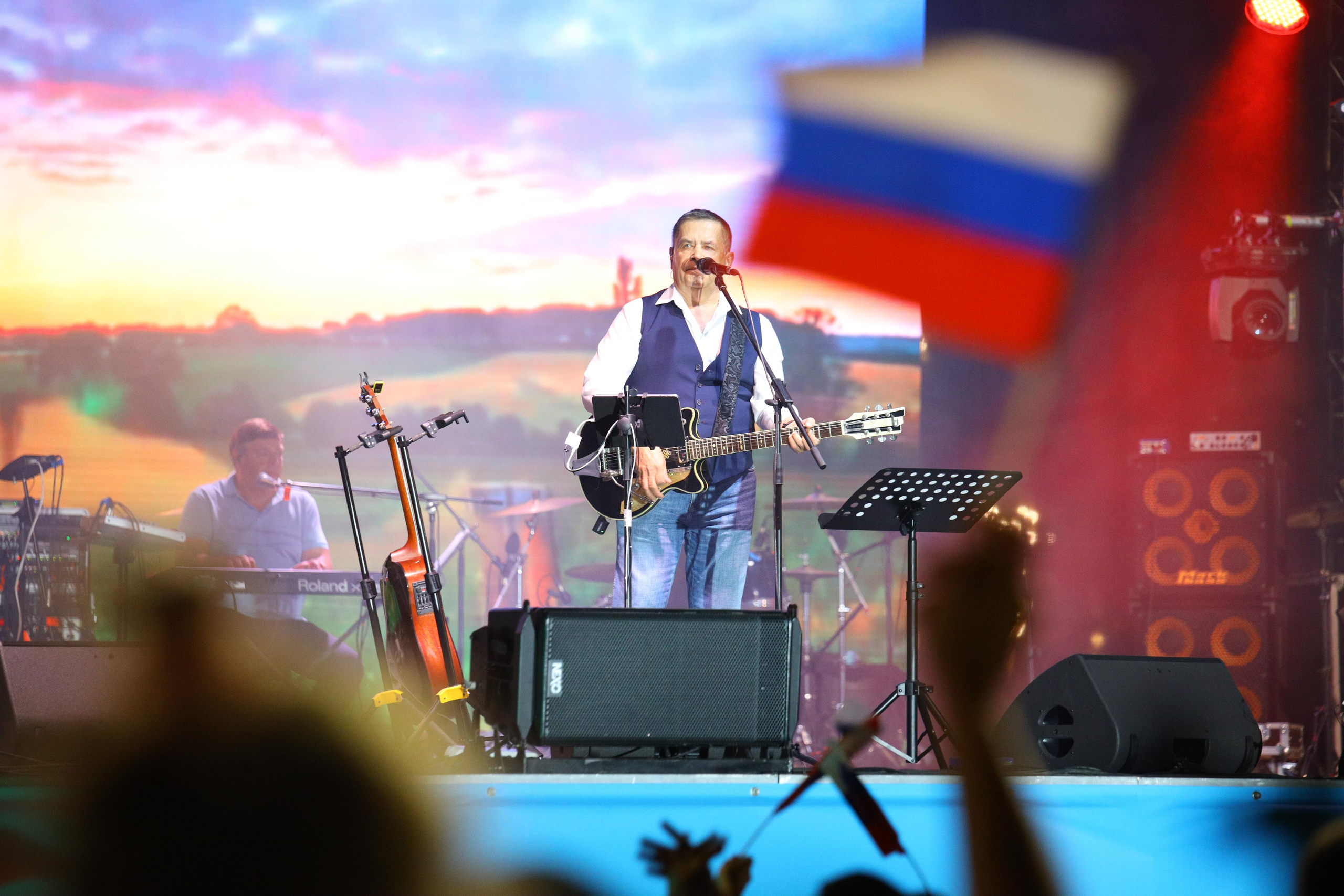 Хороша Родная. Концерт Николая Расторгуева и группы «ЛЮБЭ». Фотограф в Туле Крупский АнДРей. Фотостудия «КАДР71» в Туле