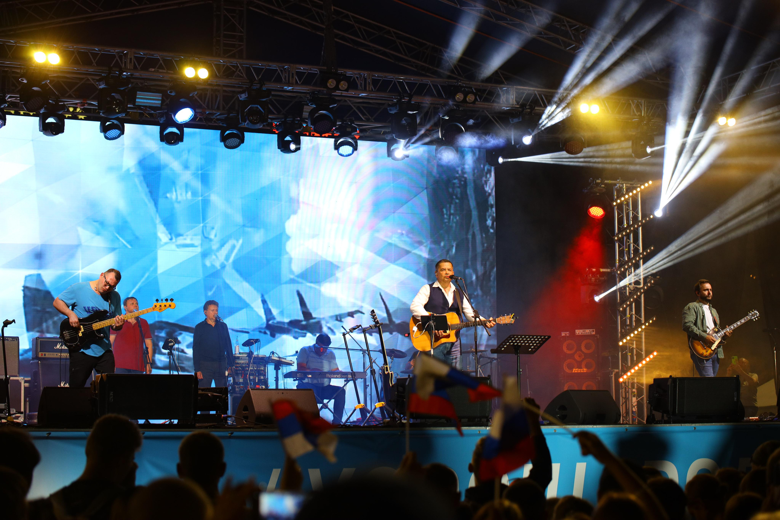 Хороша Родная. Концерт Николая Расторгуева и группы «ЛЮБЭ». Фотограф в Туле Крупский АнДРей. Фотостудия «КАДР71» в Туле