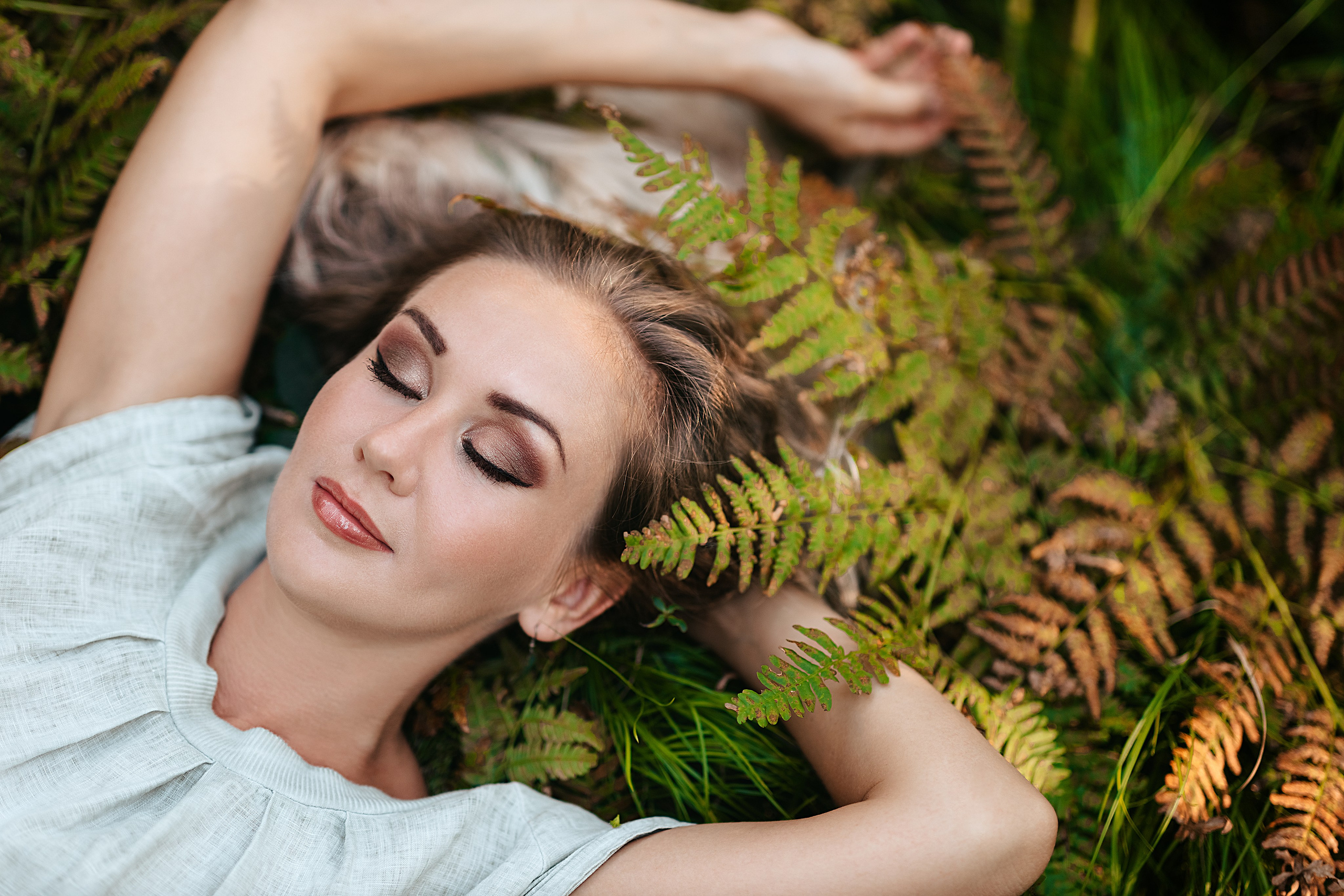 В папоротниках