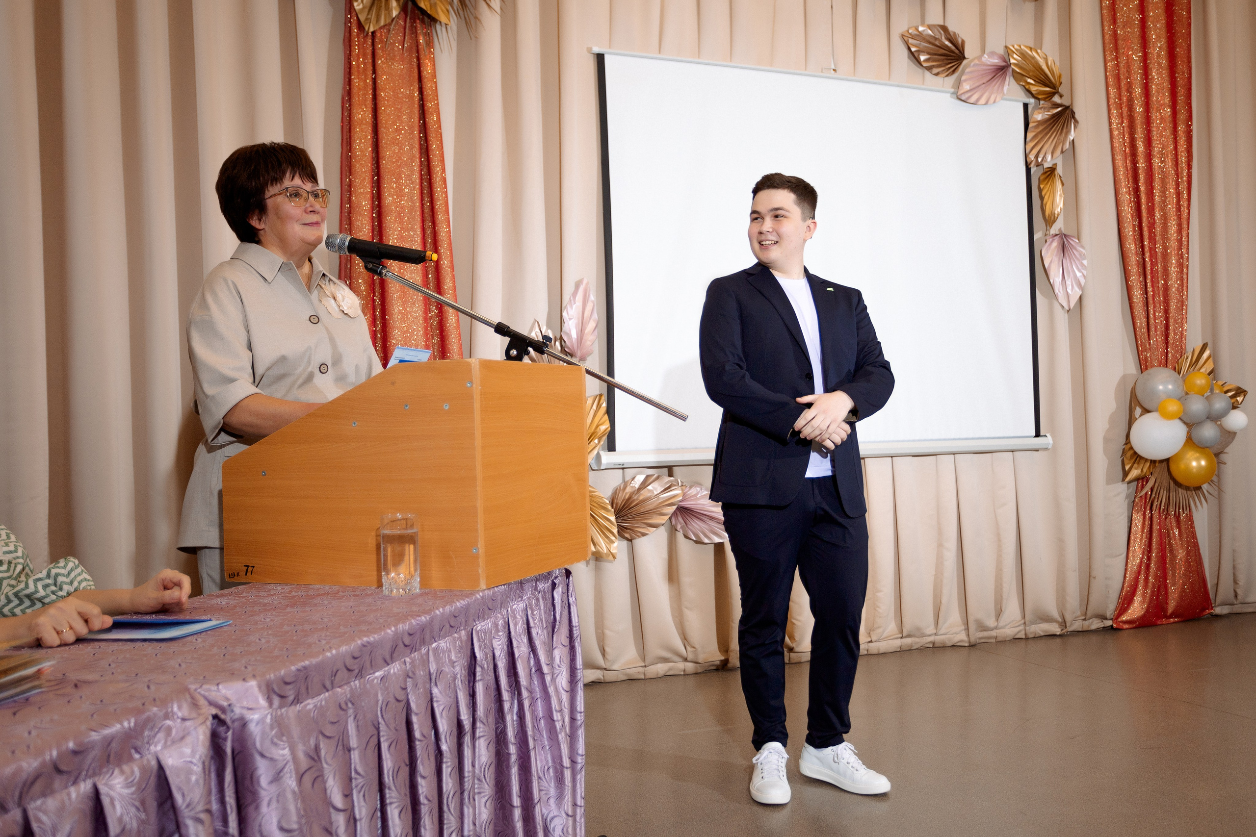 ВРУЧЕНИЕ АТТЕСТАТОВ: Пример. Все фото. Профессиональный фотограф в Ижевске Леша Петров