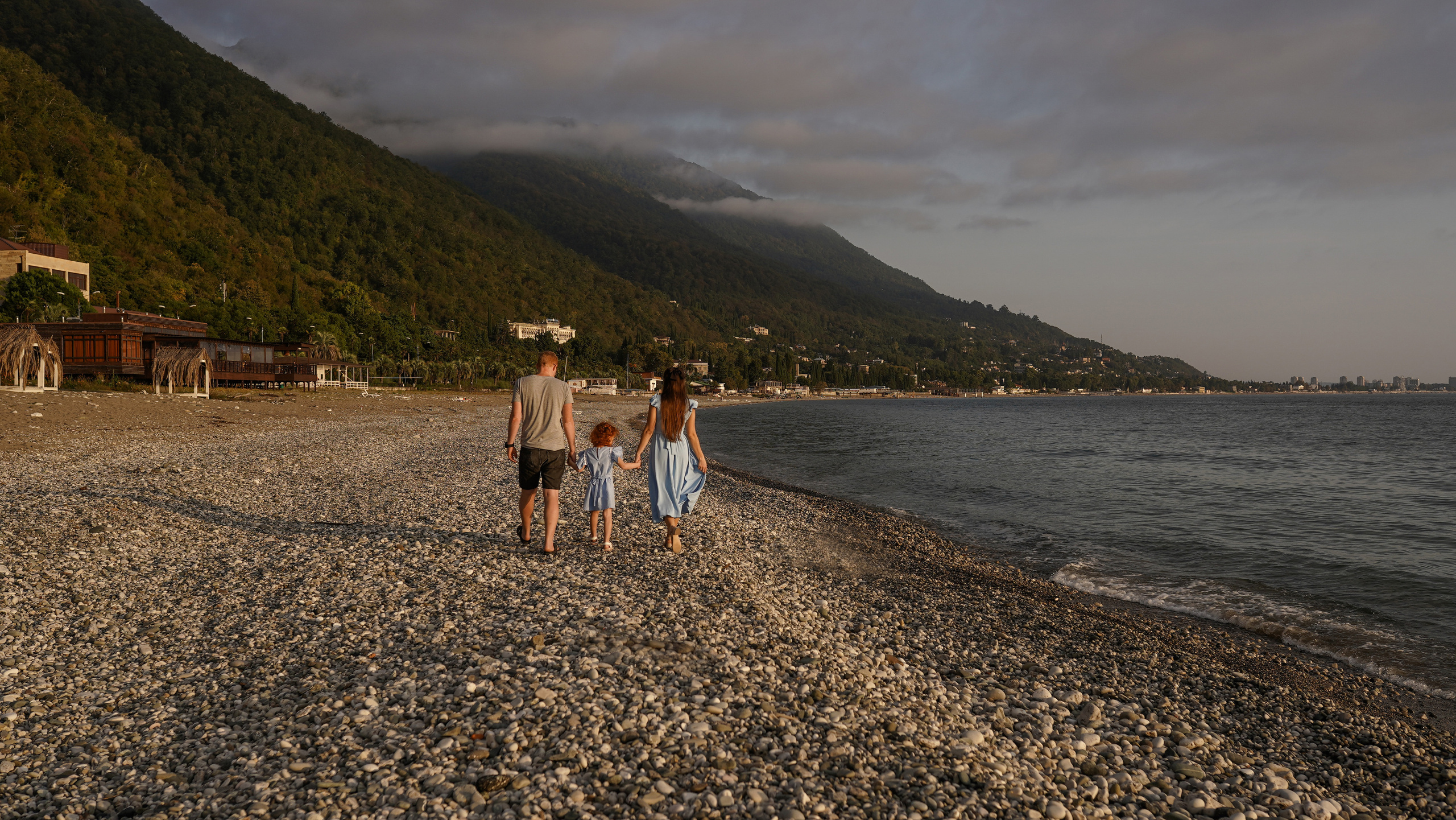 Старая Гагра. Абхазия. Милана Довгаль - семейный фотограф и видеограф  в Адлере и Сочи