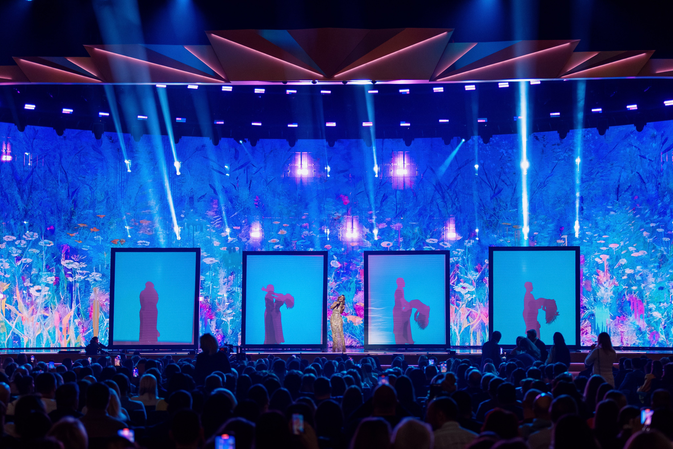 Премия Виктория 2025. Олег Левин — профессиональный концертный и бэкстейдж фотограф в Москве