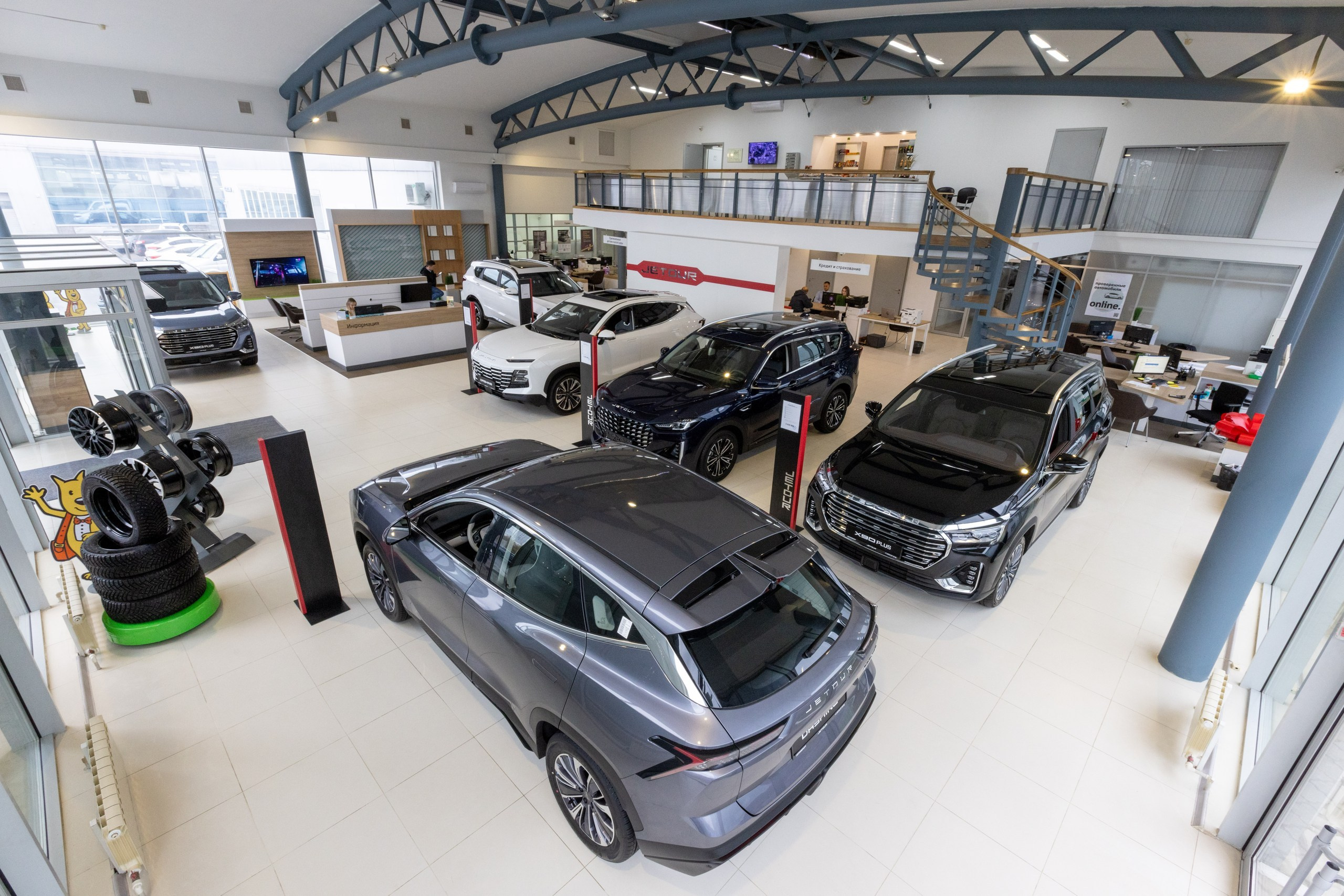 Автосалон Автоимпорт JETOUR. Фотограф в Туле Крупский АнДРей. Фотостудия «КАДР71» в Туле