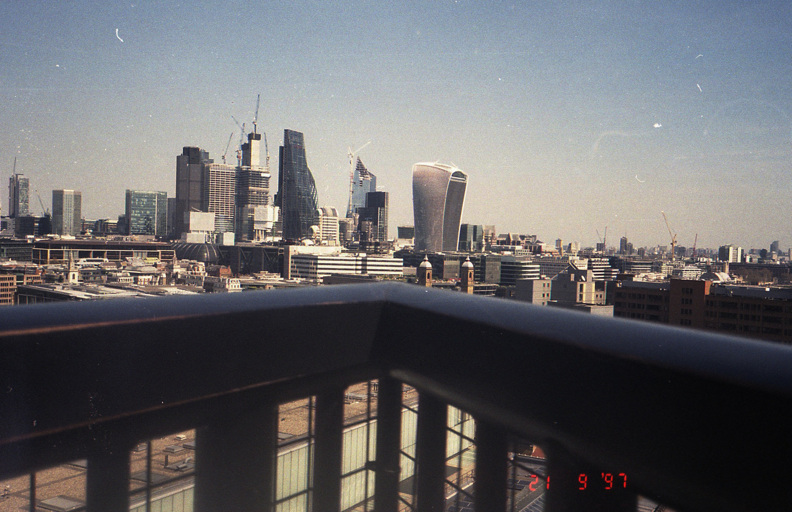 Analog London. Iraogo