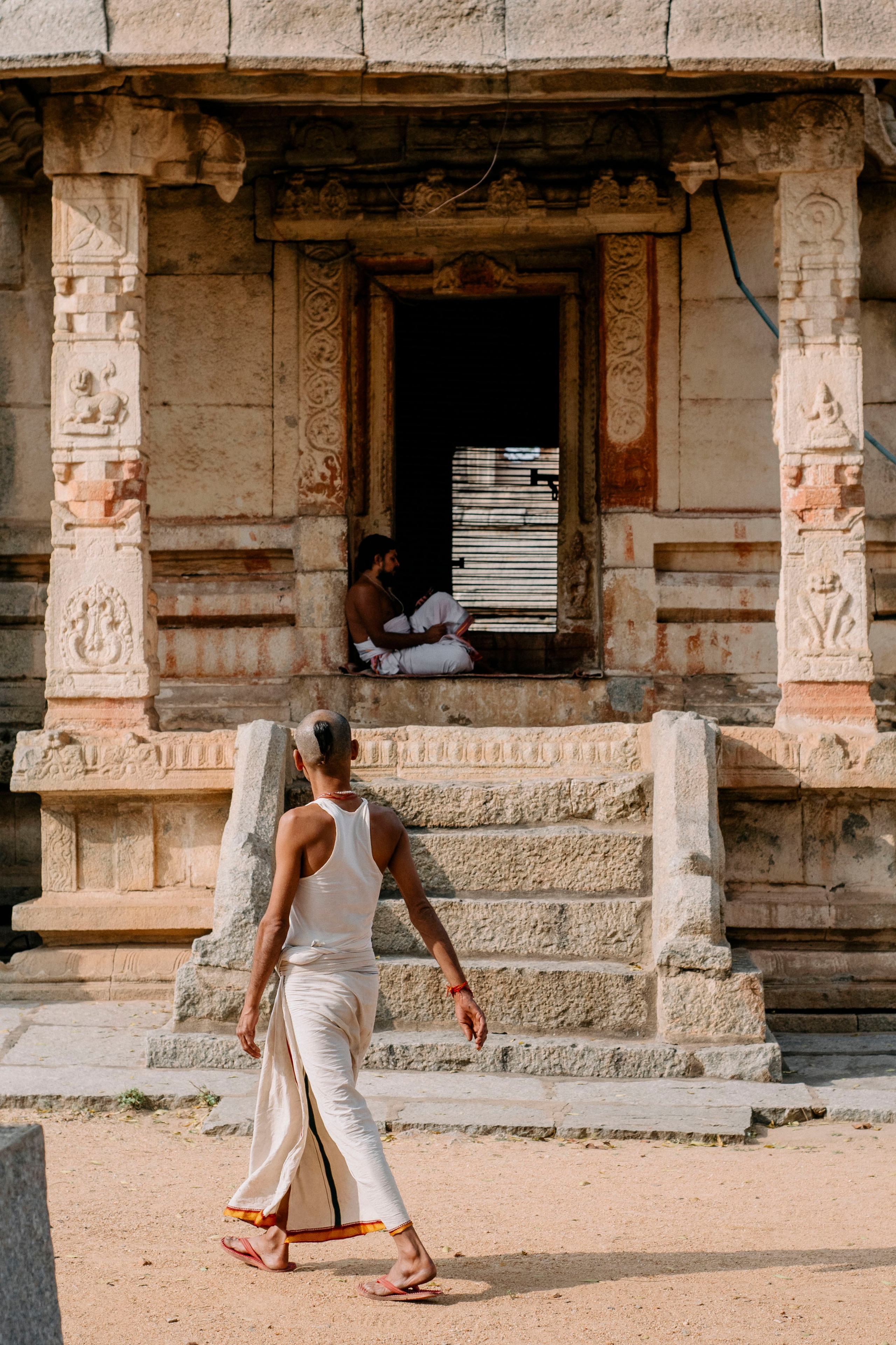 Hampi street. Iraogo
