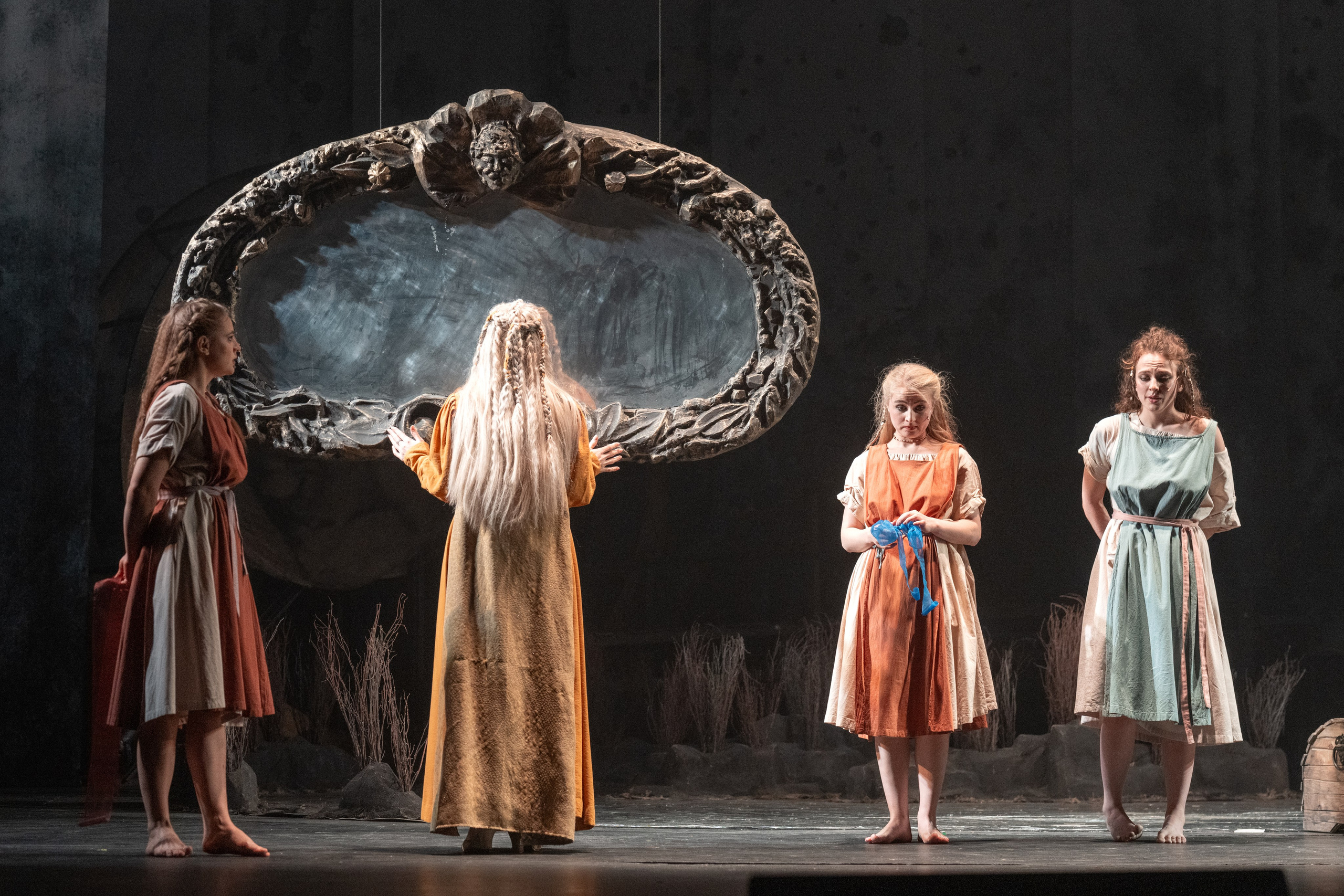 Алтайский молодёжный театр: Яга. Сайт фотографа Сергея Абрамова