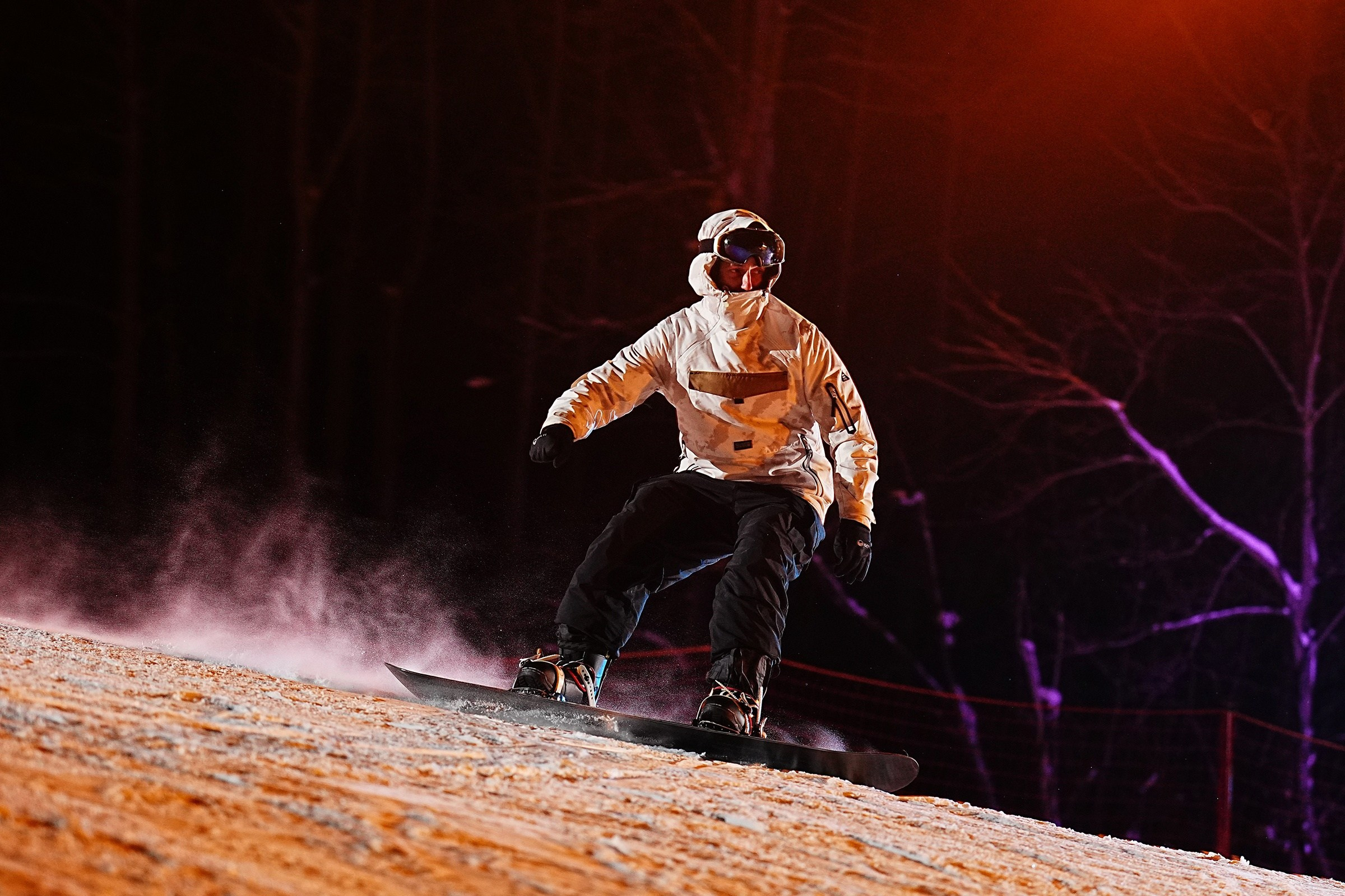 Вечерняя съёмка на склонах с использованием внешних вспышек. Фотограф Студитский Евгений