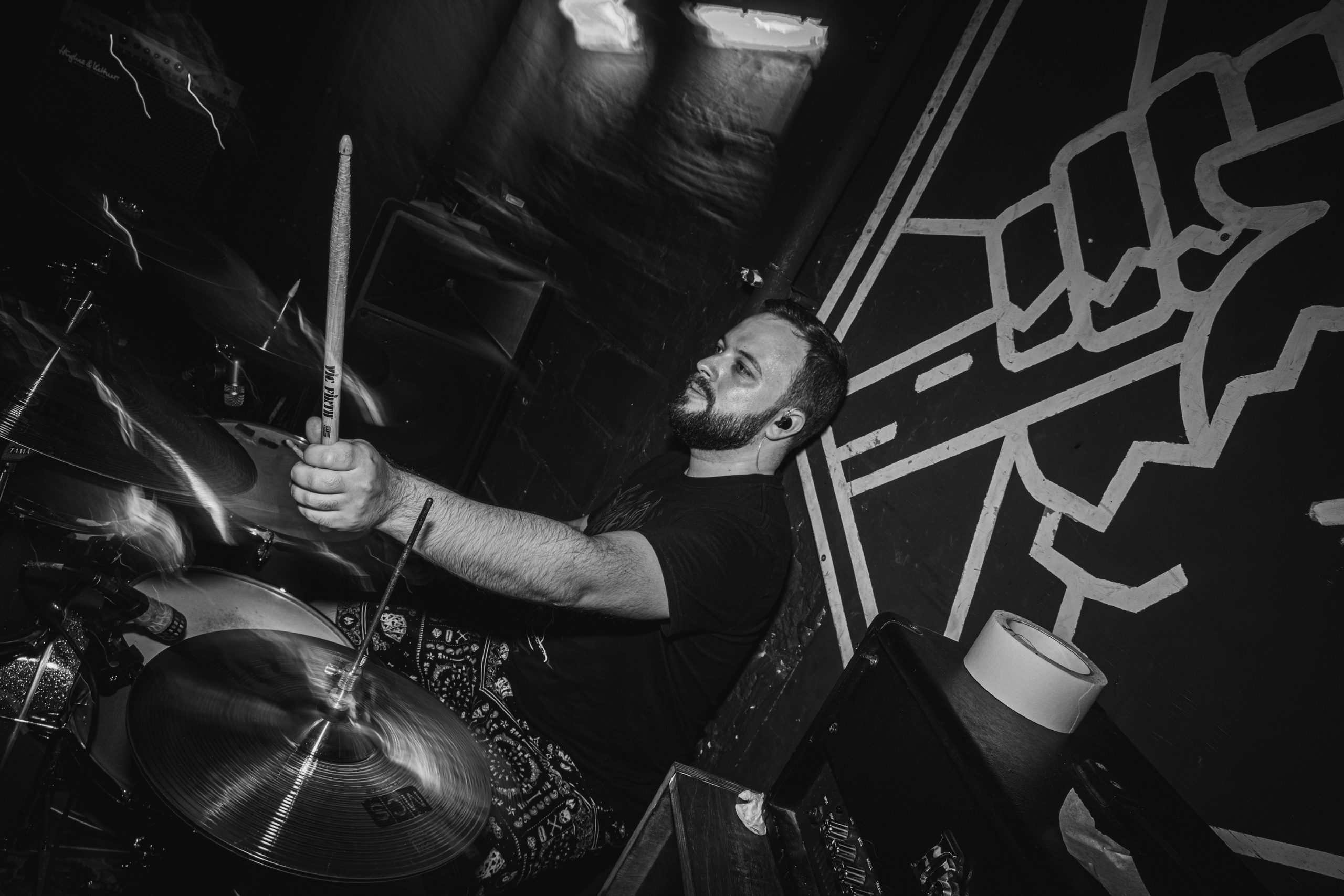 Ютани & о т м е ж & Вещи в картонной коробке 08.08.2025. Репортажный фотограф в Москве Legiodot