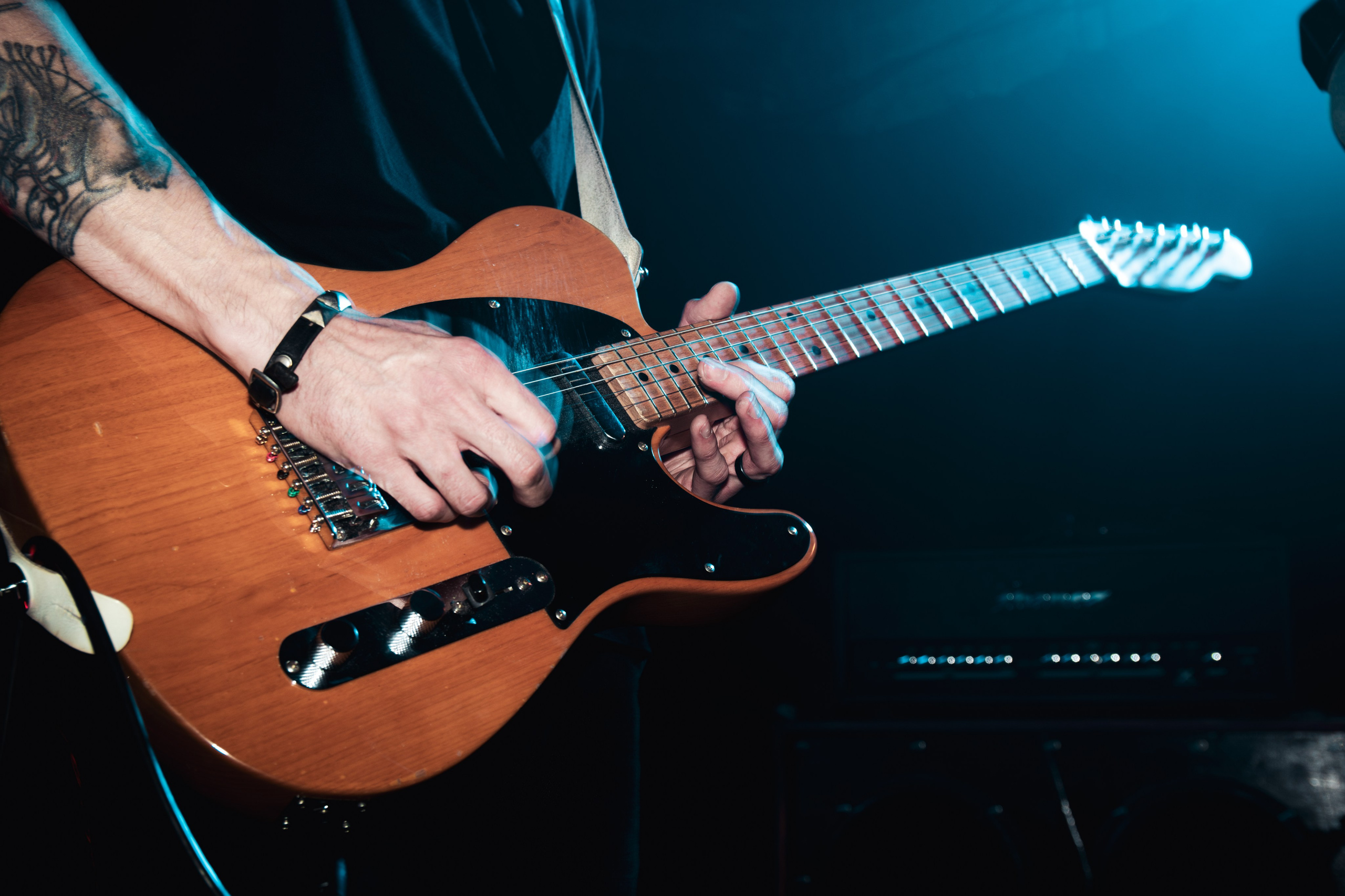 Laugar & Шумы Штормовых Широт & Пожары На Дальнем Севере 11.10.2025. Репортажный фотограф в Москве Legiodot