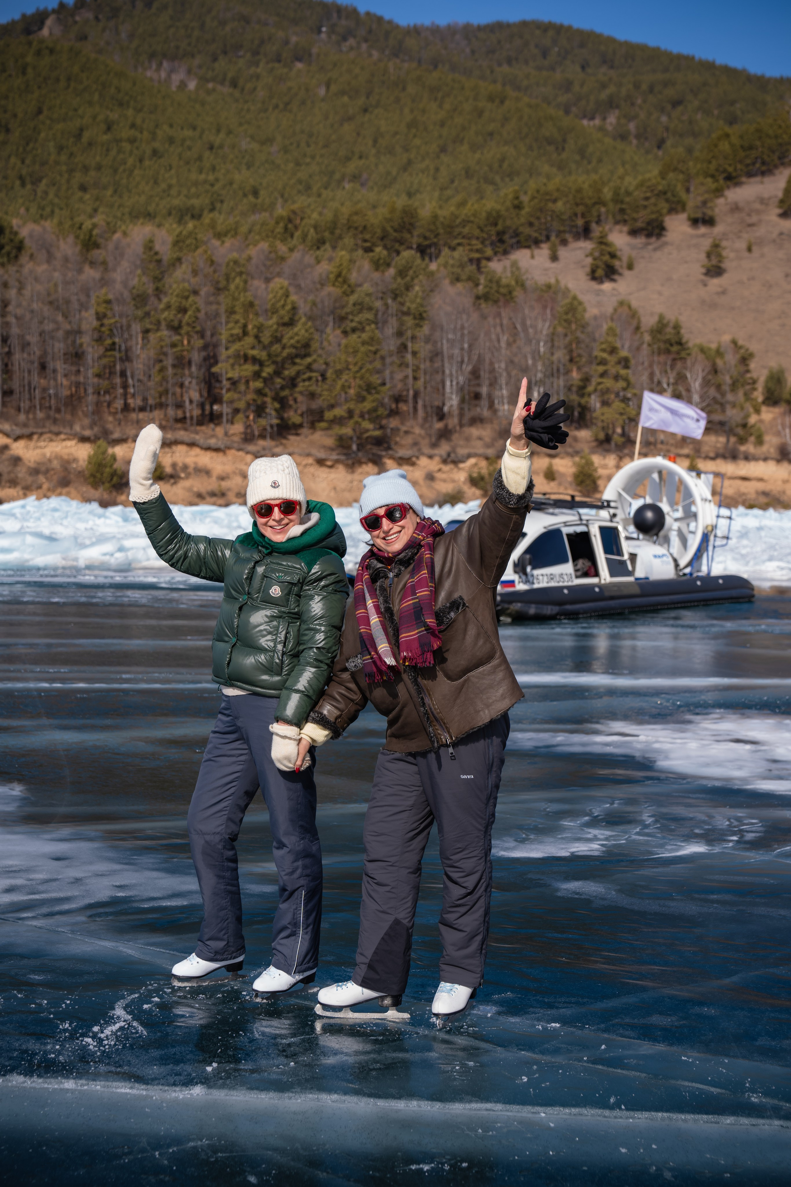Байкал. Листвянка. Прогулка на Хивусах. Занимаюсь профессиональной фотографией и живу рядом с Байкалом. Работаю в разных жанрах