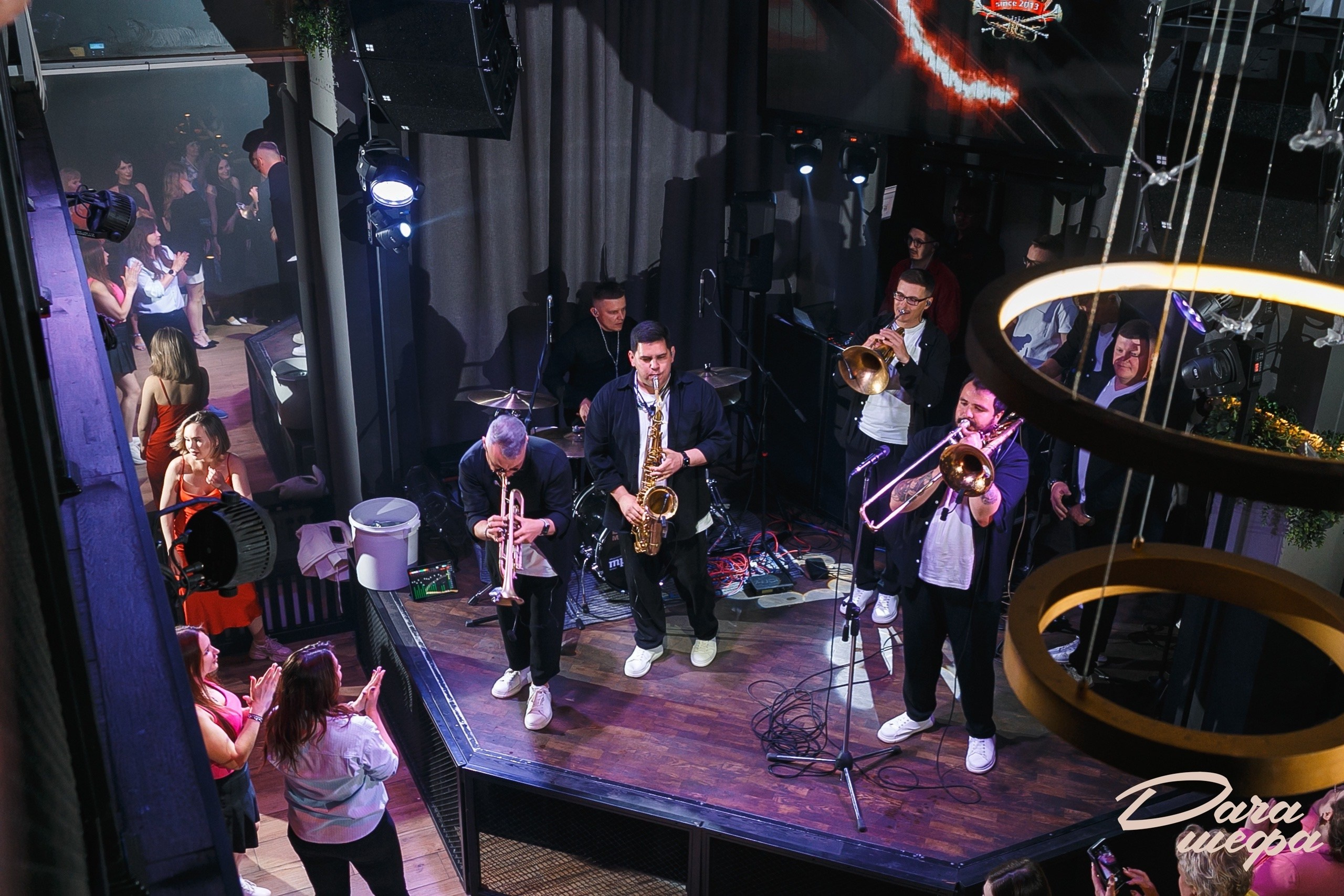 Мегаполис брасс бенд и диджей Роман Косарев в Даче Шефа. Событийный фотограф Максим Бескоровайновнов