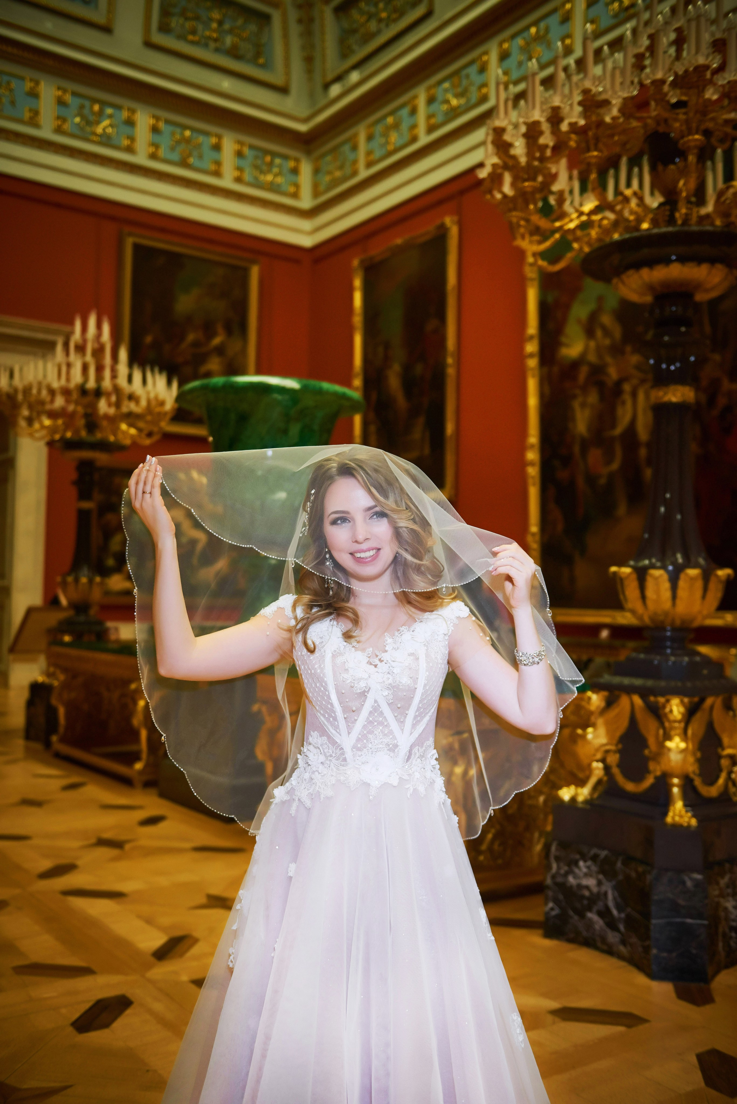 Елена и Иван (зимняя свадебная прогулка у Михайловского замка и фотосессия в Эрмитаже). Портретный, семейный и свадебный фотограф в Санкт-Петербурге и в Пушкине Ширяев Денис