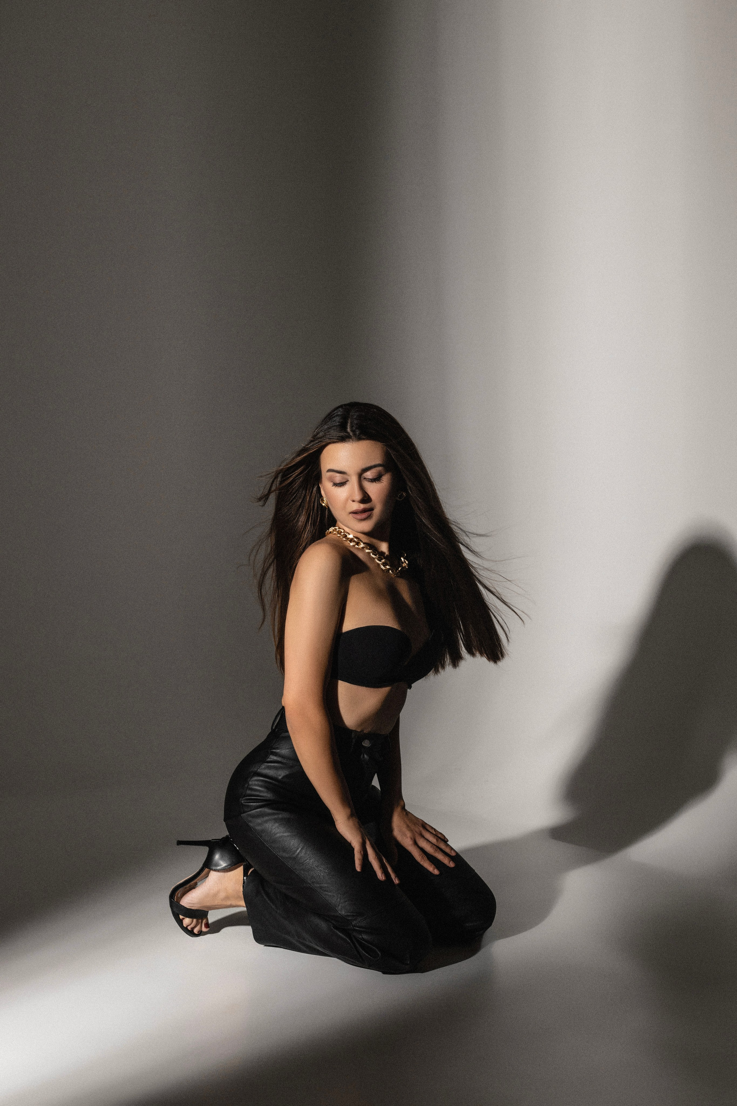 Студийная съёмка. Женский фотограф в Санкт-Петербурге, Москве и весь мир Алёна Мамаева