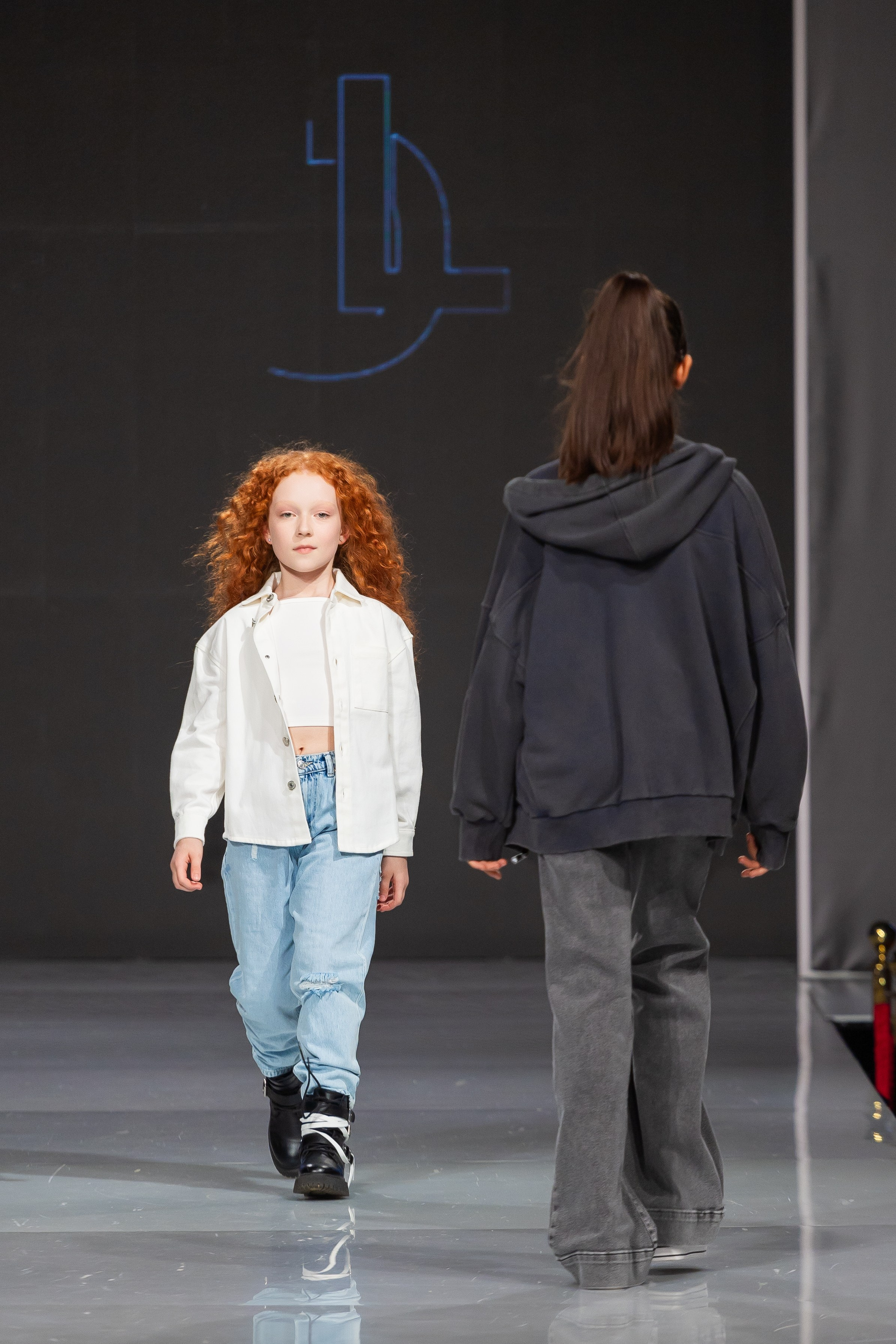 Estet Fashion Week. Photomantis