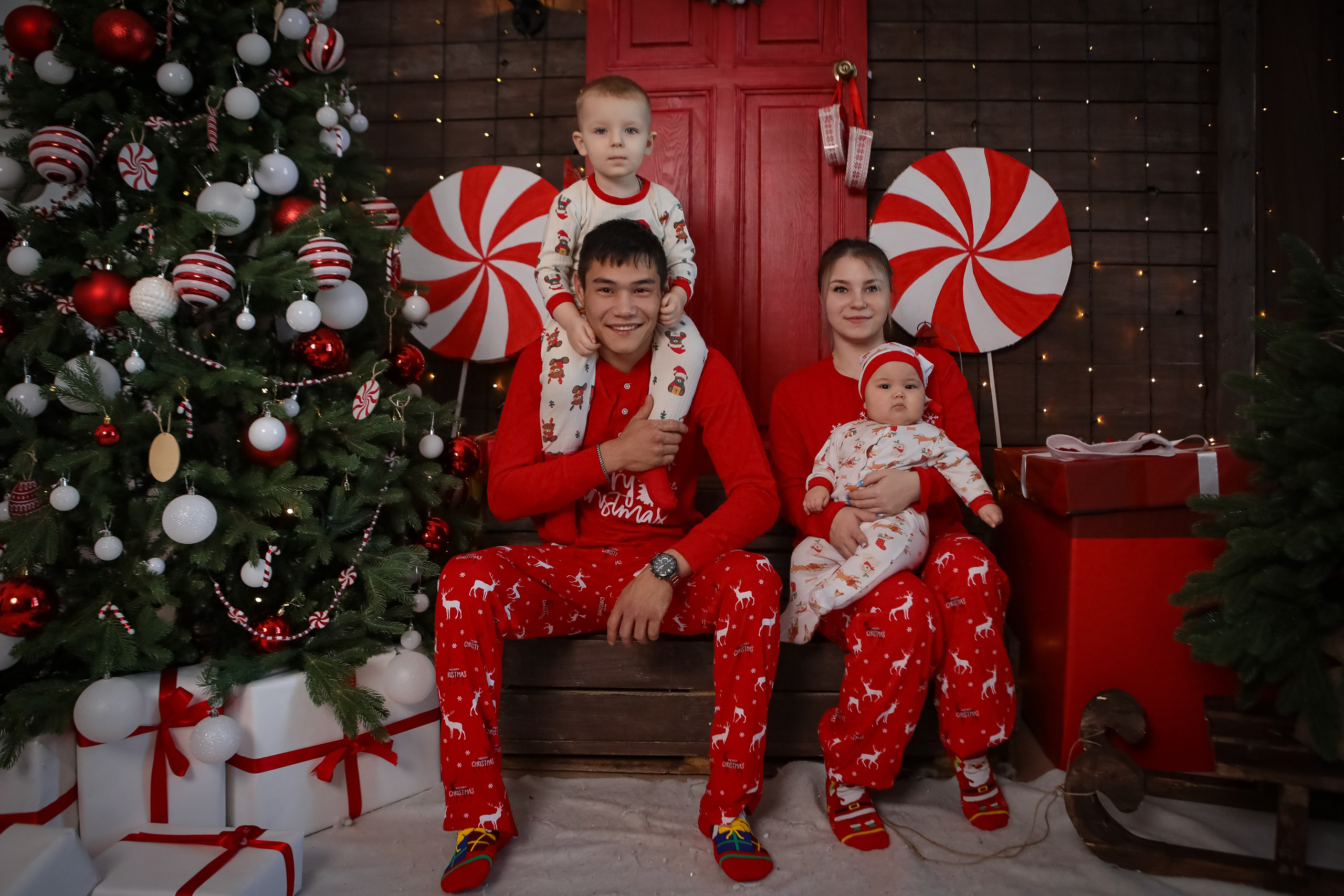 НОВОГОДНИЕ ФОТОСЕССИИ 2025-2026. Фотограф г. Хабаровск. Семейные и индивидуальные съёмки