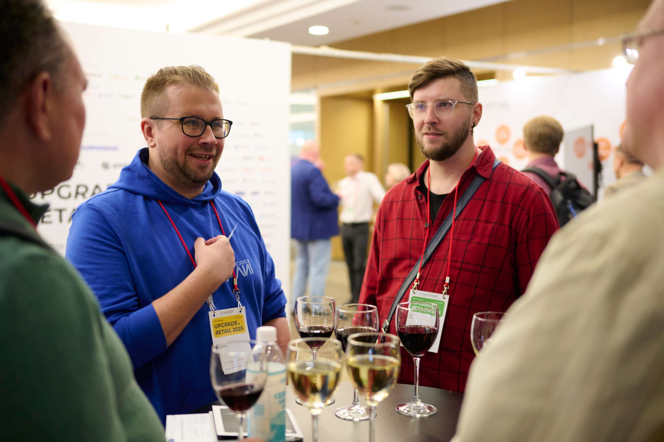 Upgrade Retail Весна 2025. Репортажный фотограф в Москве и Санкт-Петербурге — Профессиональная съёмка мероприятий | Данила Золкин