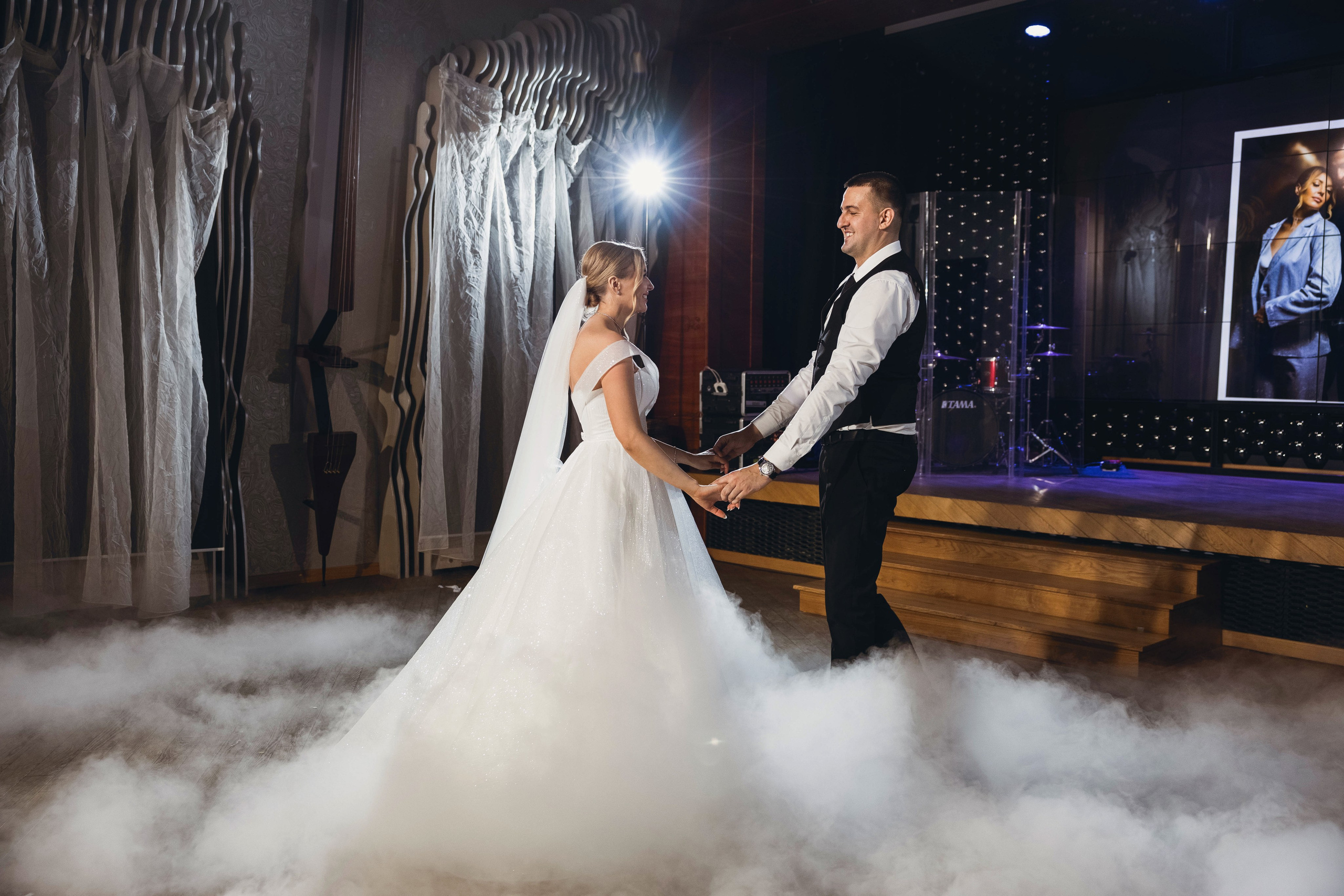 Ян и Екатерина (Дали Хол). Свадебный и семейный фотограф в городе Сургуте Стерликова Светлана